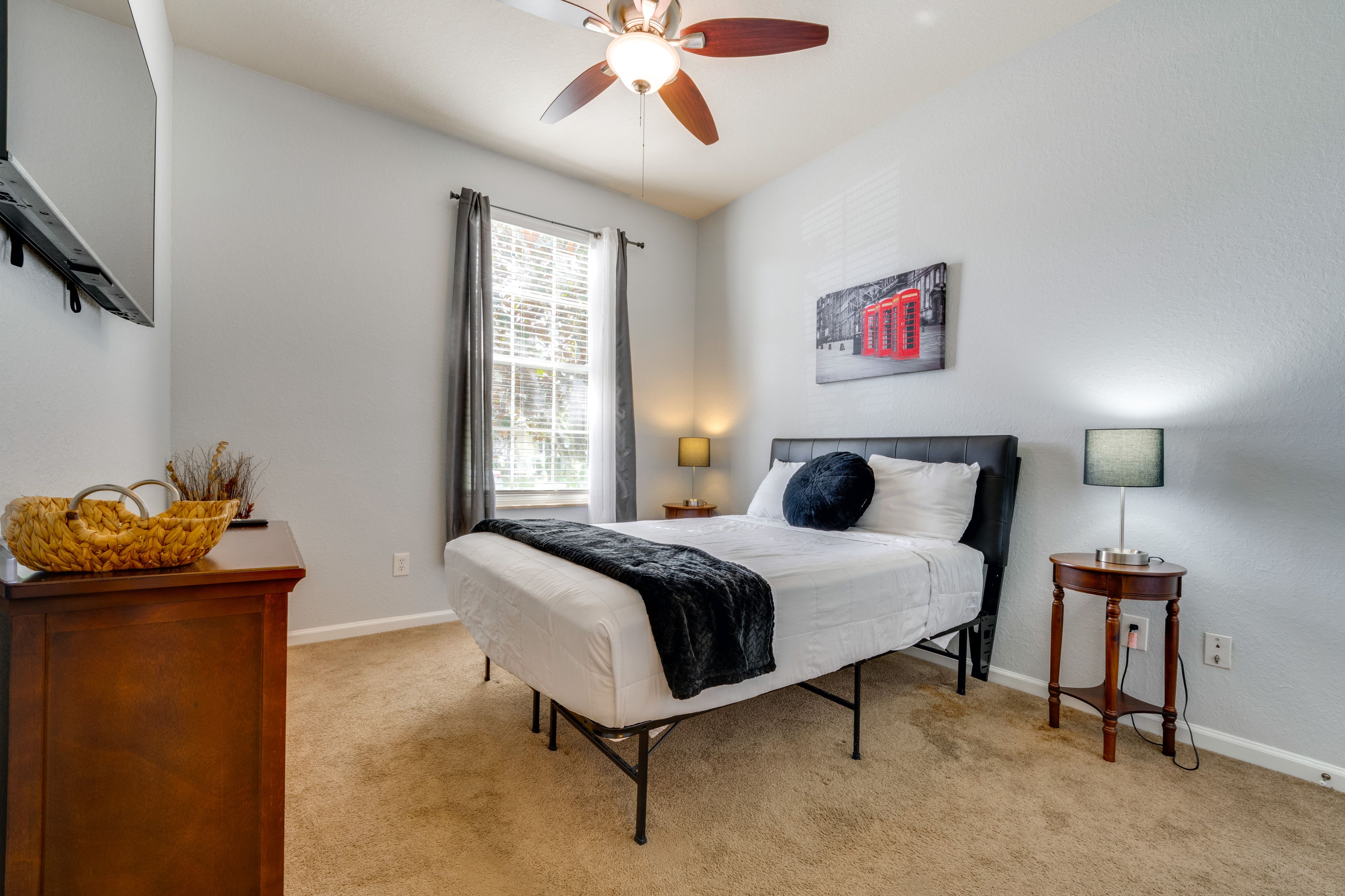 Bedroom 3 | Full Bed | Smart TV w/ Cable