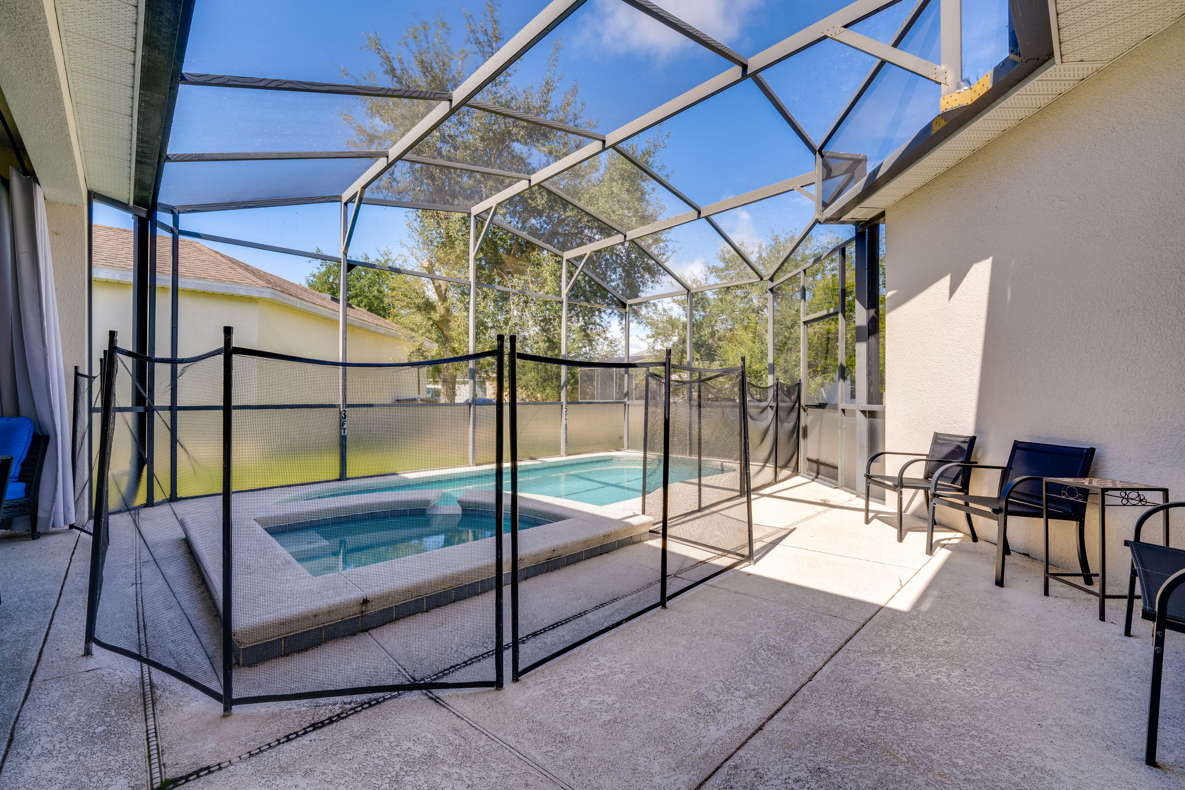 Private Pool (Depth 3'-5') & Hot Tub | Pool Heat Available w/ Fee