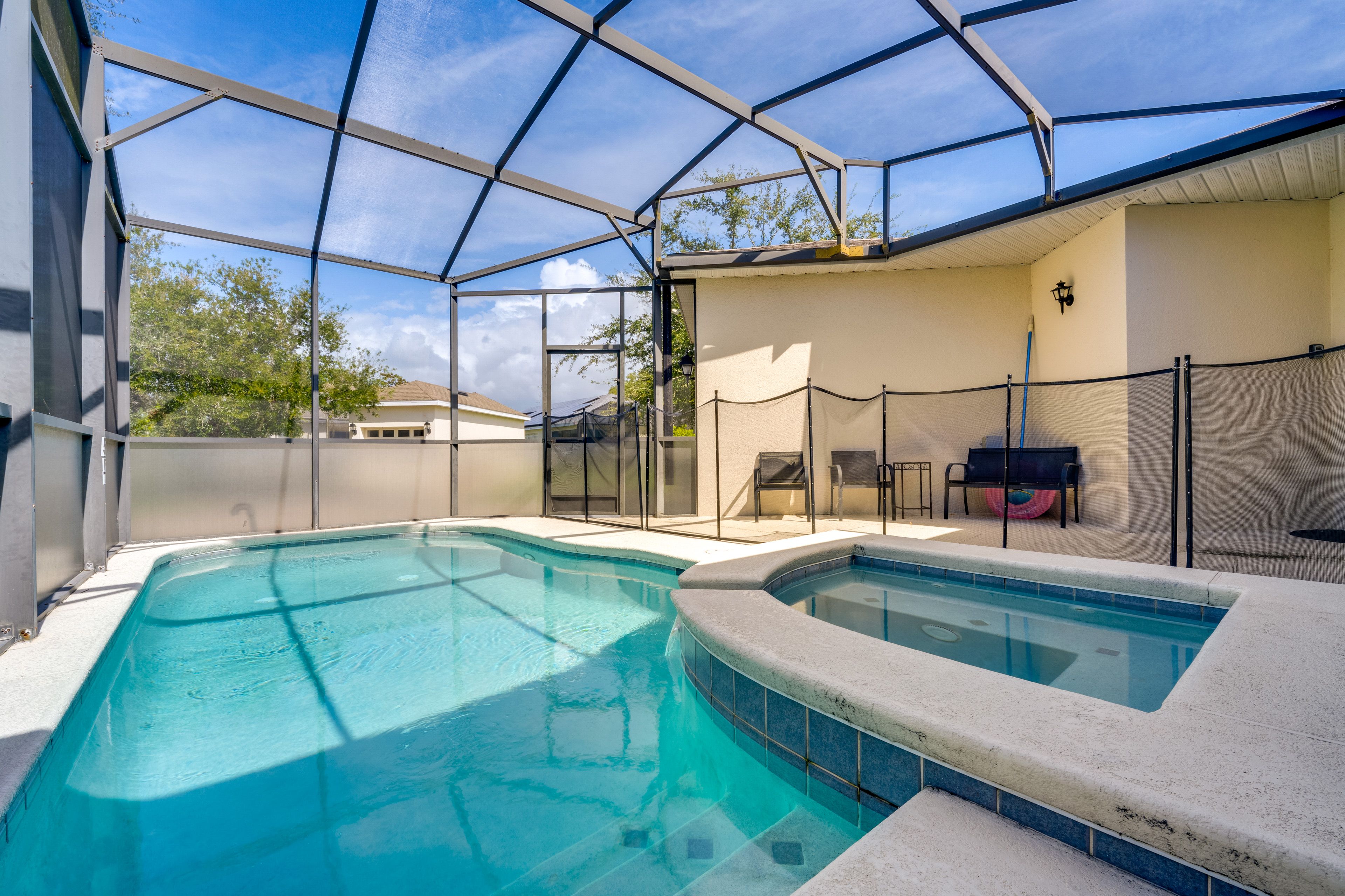 Kissimmee Vacation Rental | 4BR | 4BA | 2 Steps Required | 2,100 Sq Ft