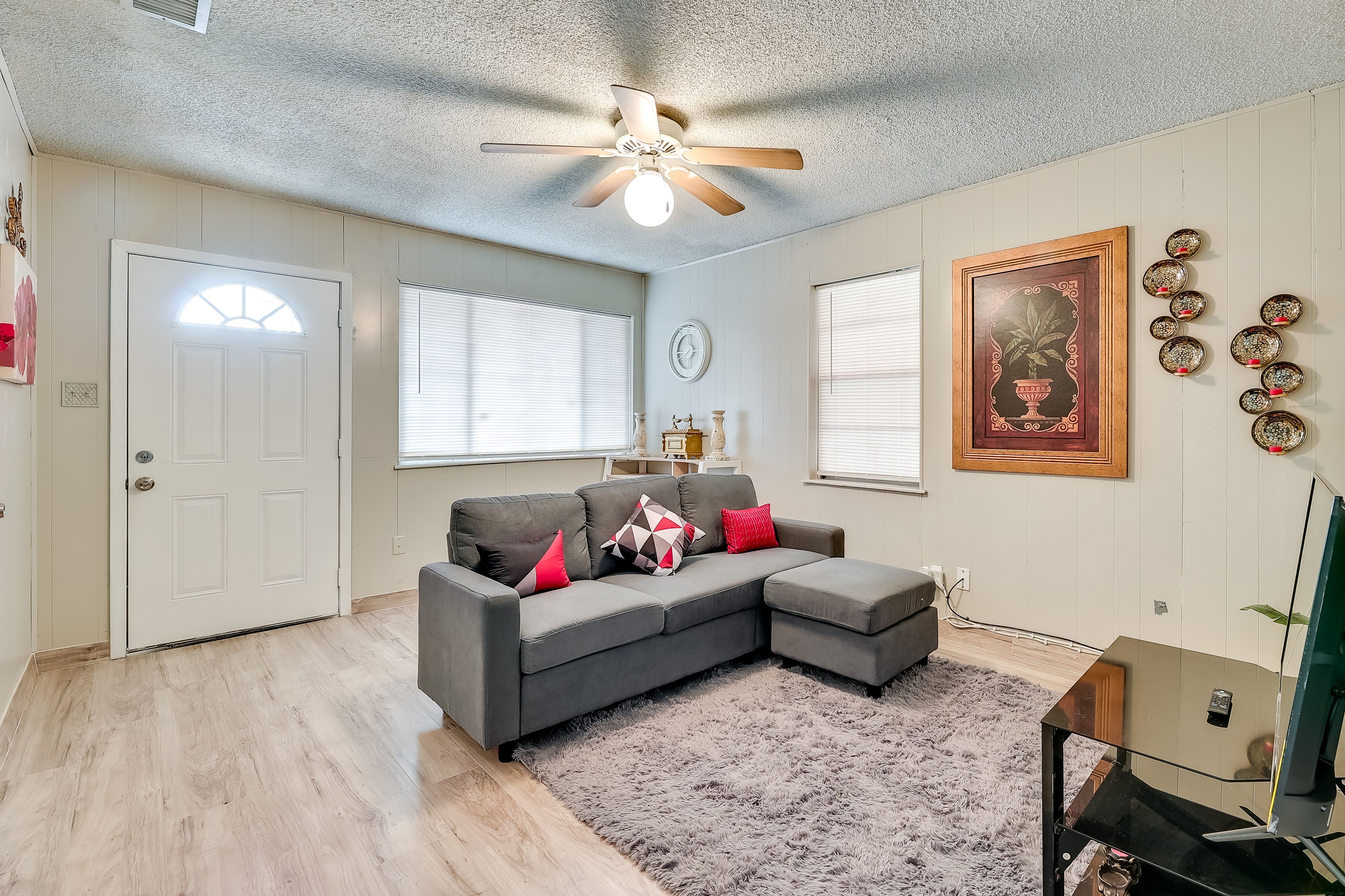 Brownsville Vacation Rental | 3BR | 2.5BA | 2 Steps to Enter | 1,900 Sq Ft