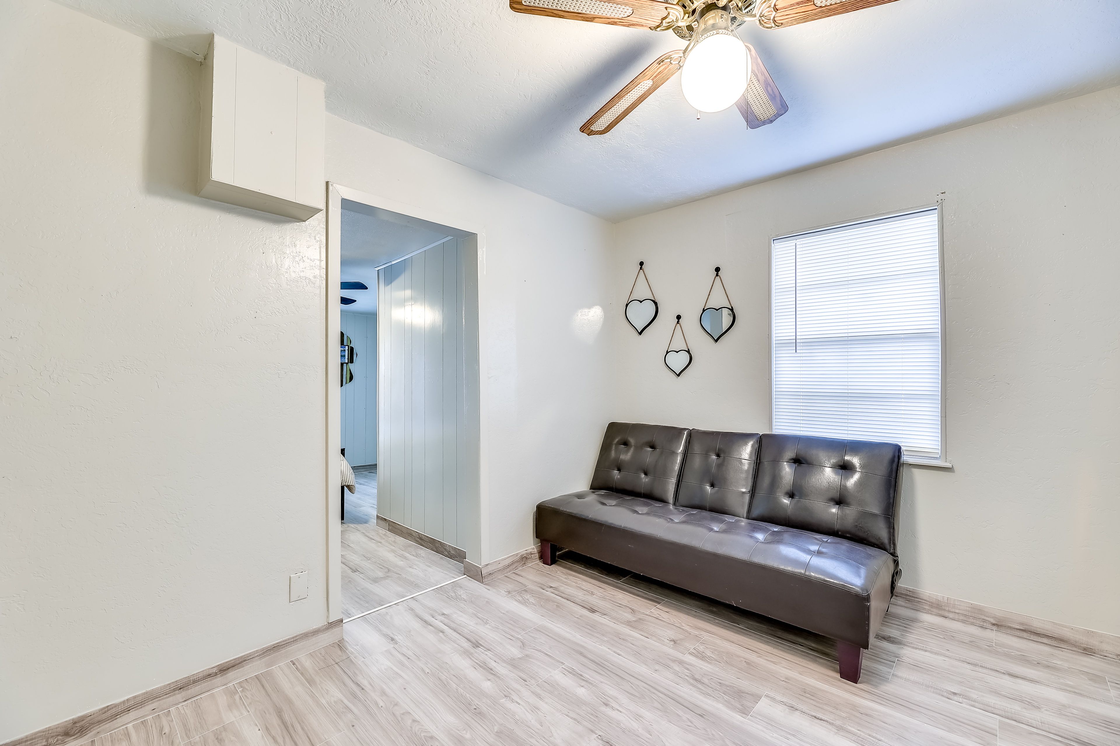 Bonus Room | Queen Futon
