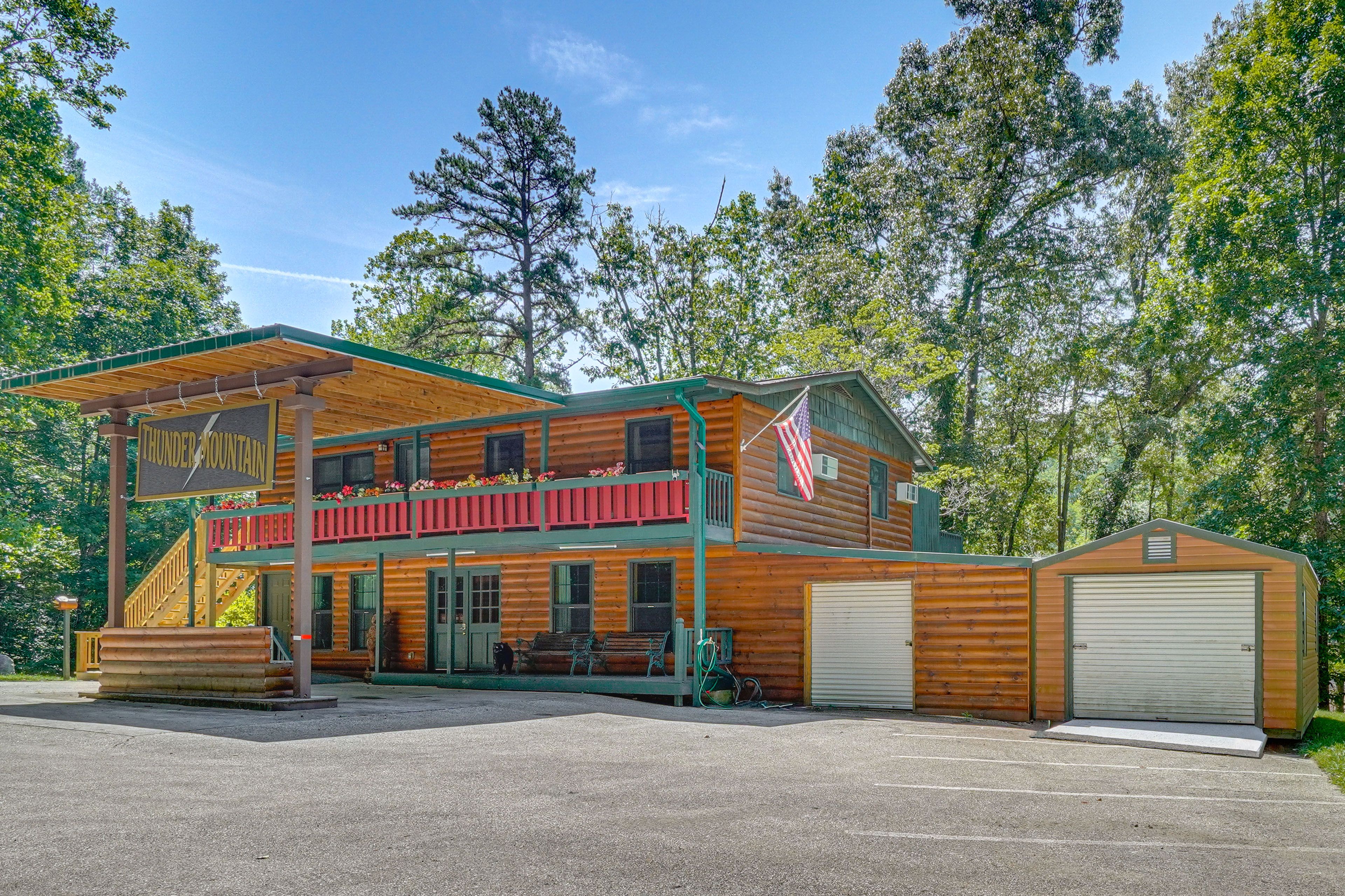 Robbinsville Vacation Rental | 2BR | 1BA | 1,200 Sq Ft | 1 Flight of Stairs