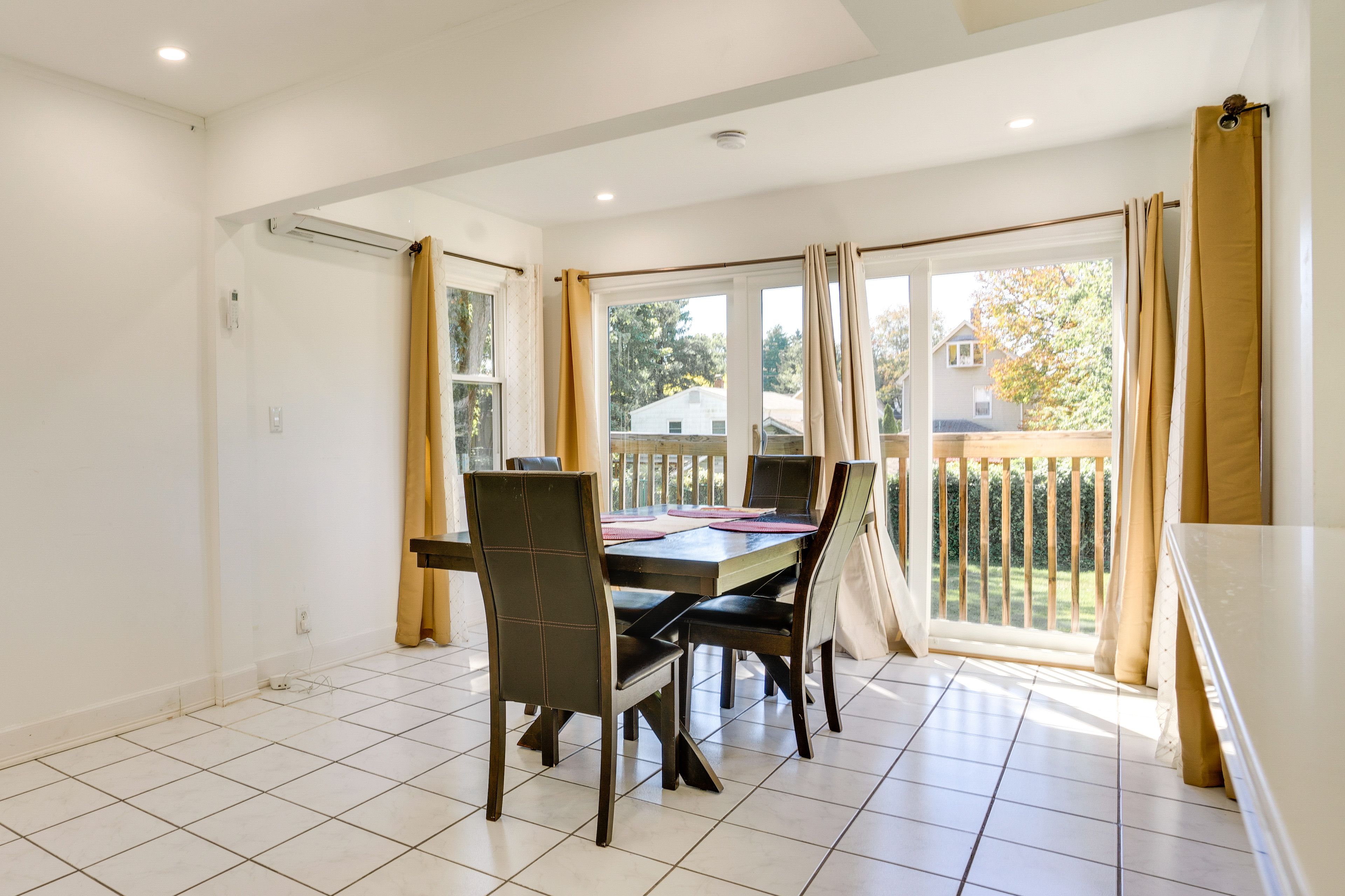 Dining Area | Dishware/Flatware | Trash Bags/Paper Towels