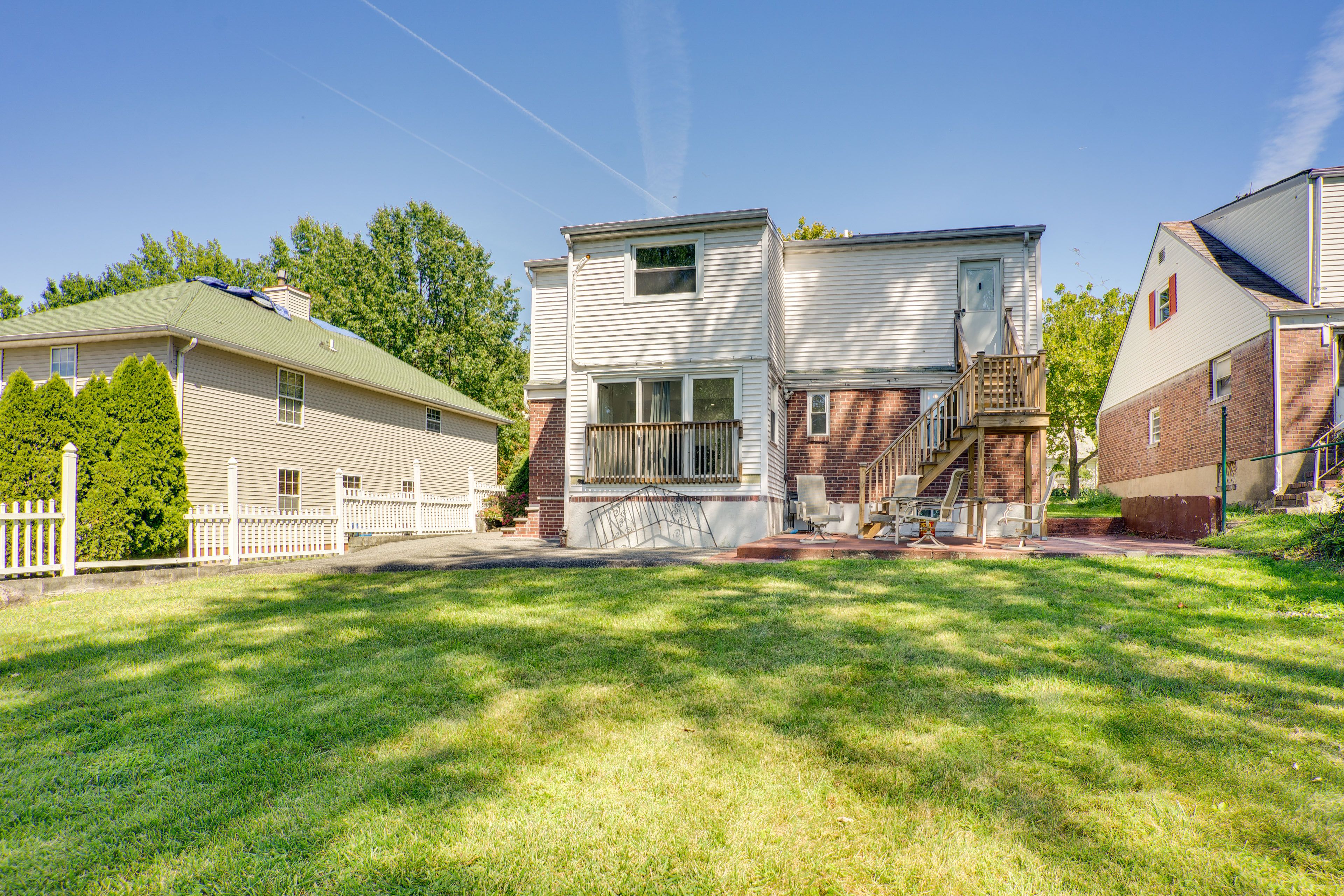 Shared Amenities | Single-Story Apartment | Basement-Level Unit