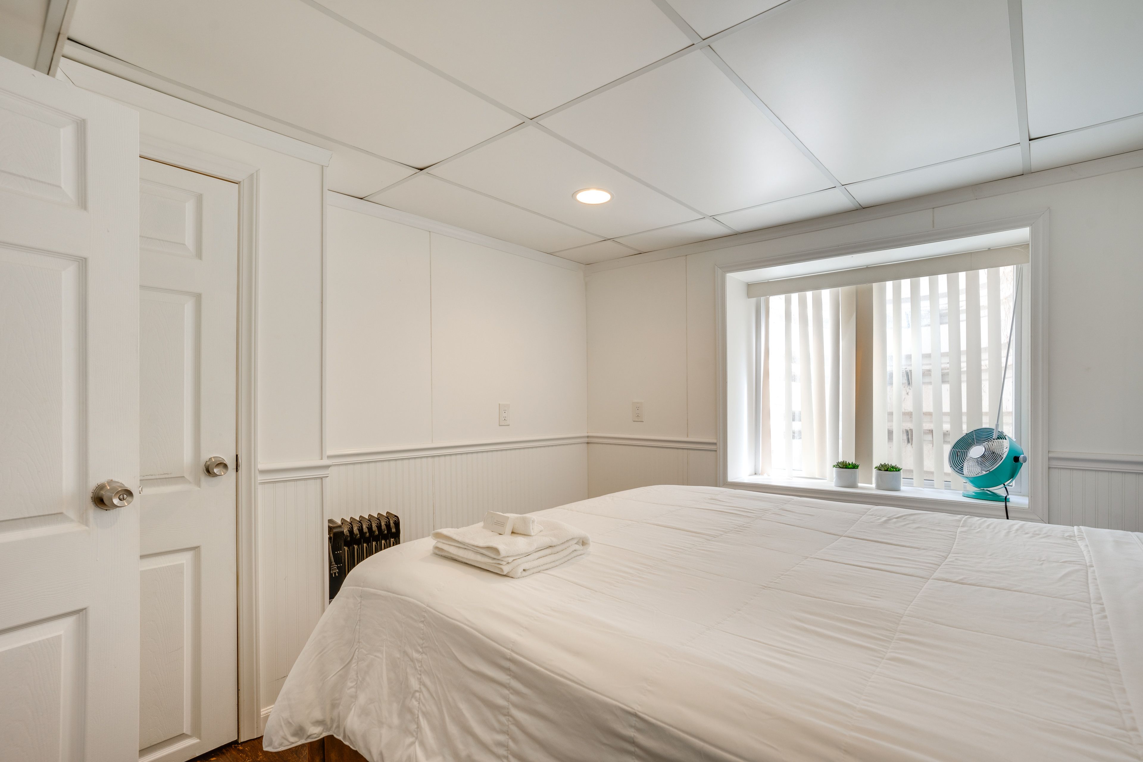 Bedroom 1 | Queen Bed | Linens Provided