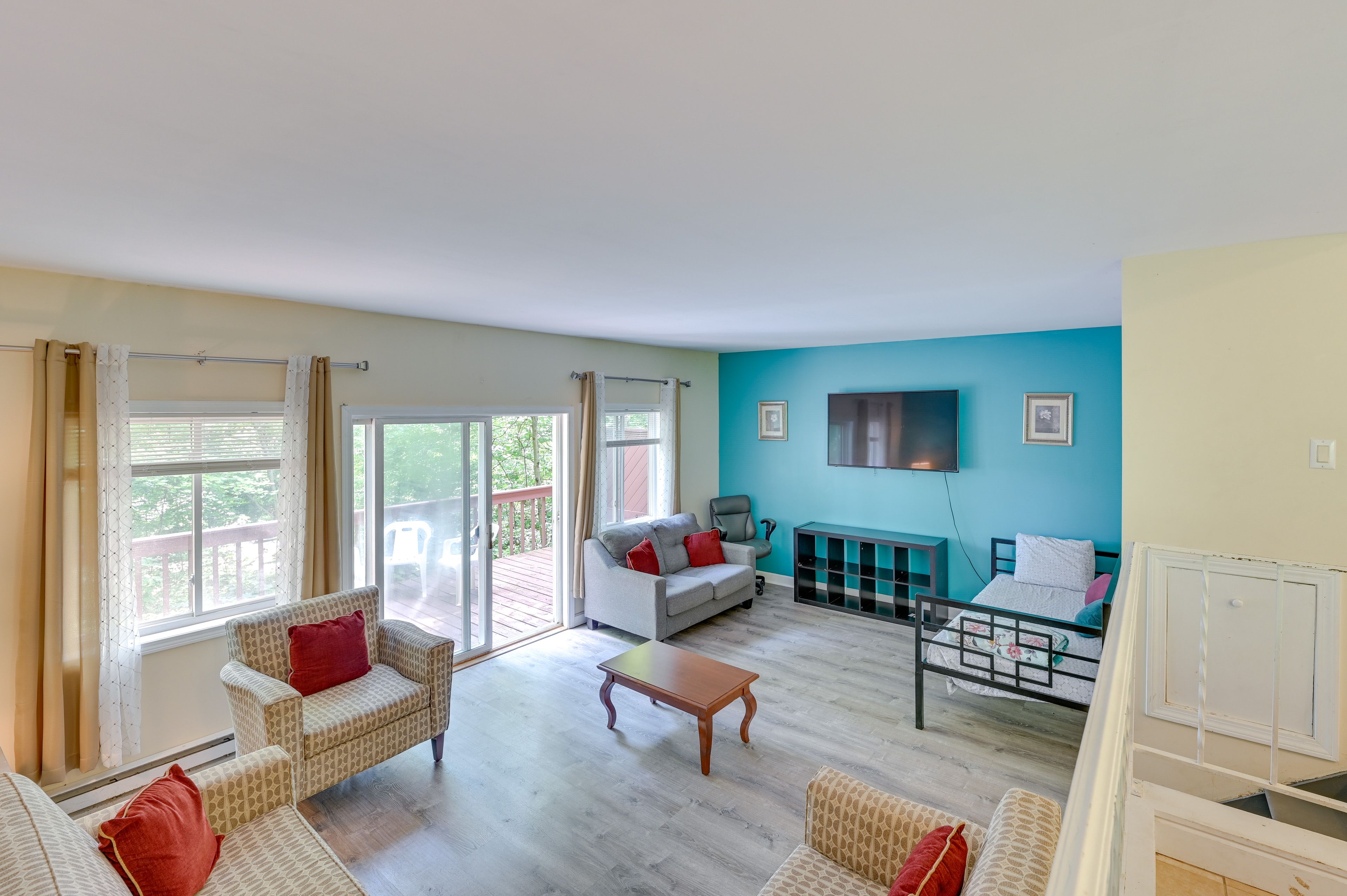 Living Room | Twin Daybed | Sleeper Sofa | 1st Floor (Stairs Required)