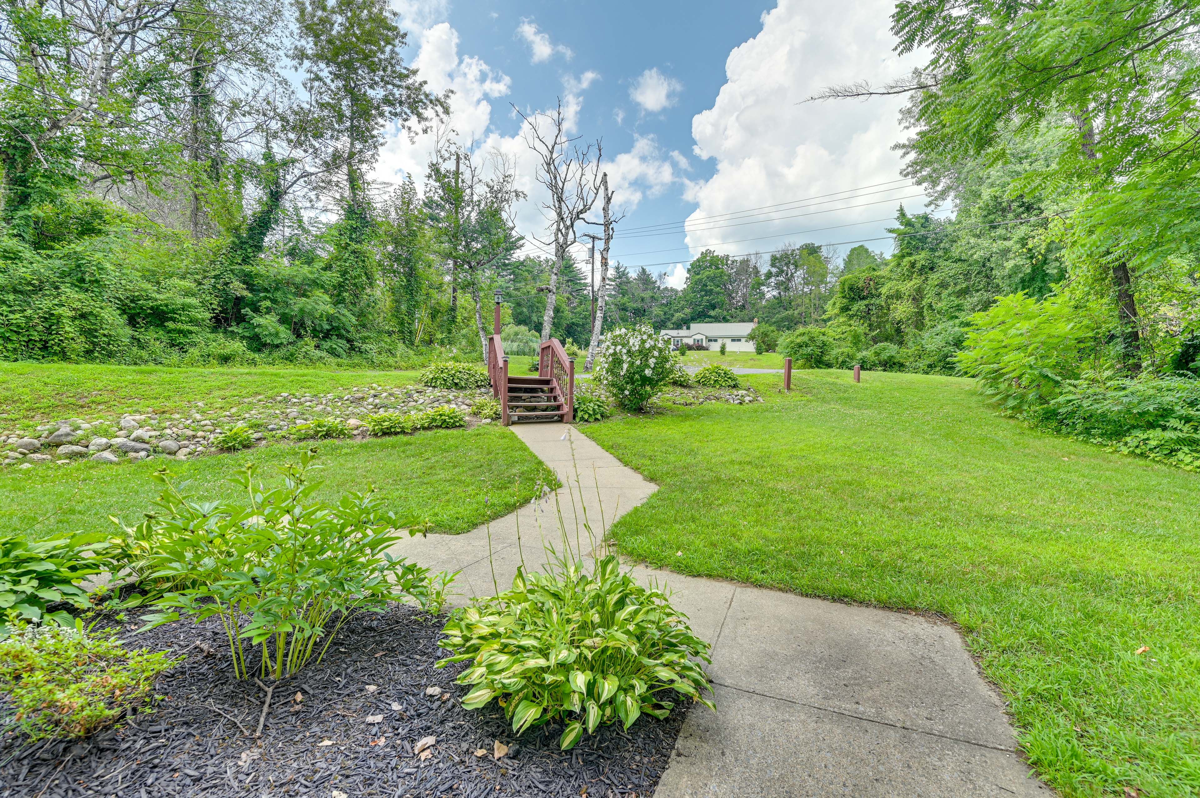 Exterior | Shared Yard