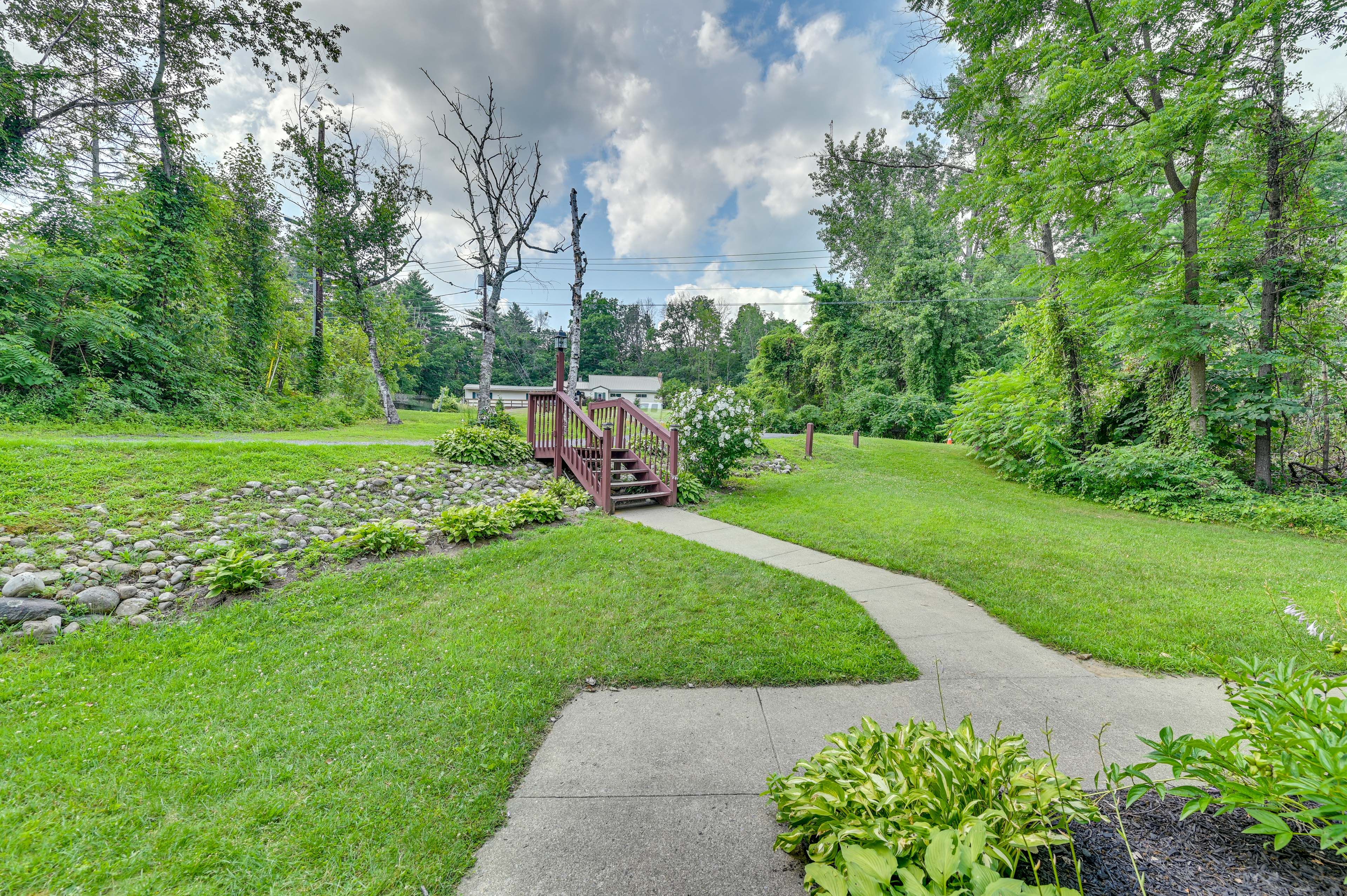 Exterior | Shared Yard