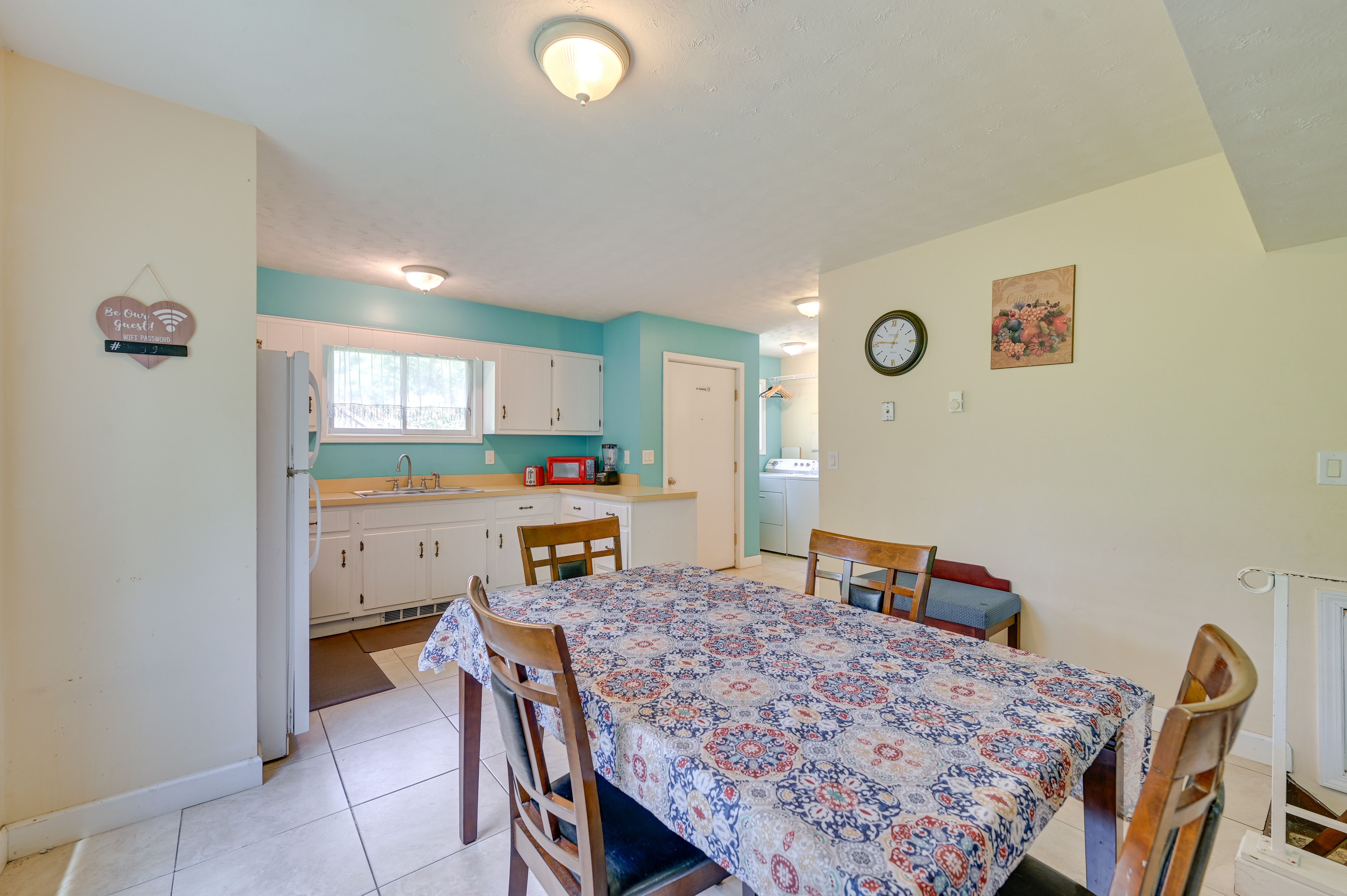 Dining Area | 1st Floor | Dishware/Flatware | Trash Bags/Paper Towels