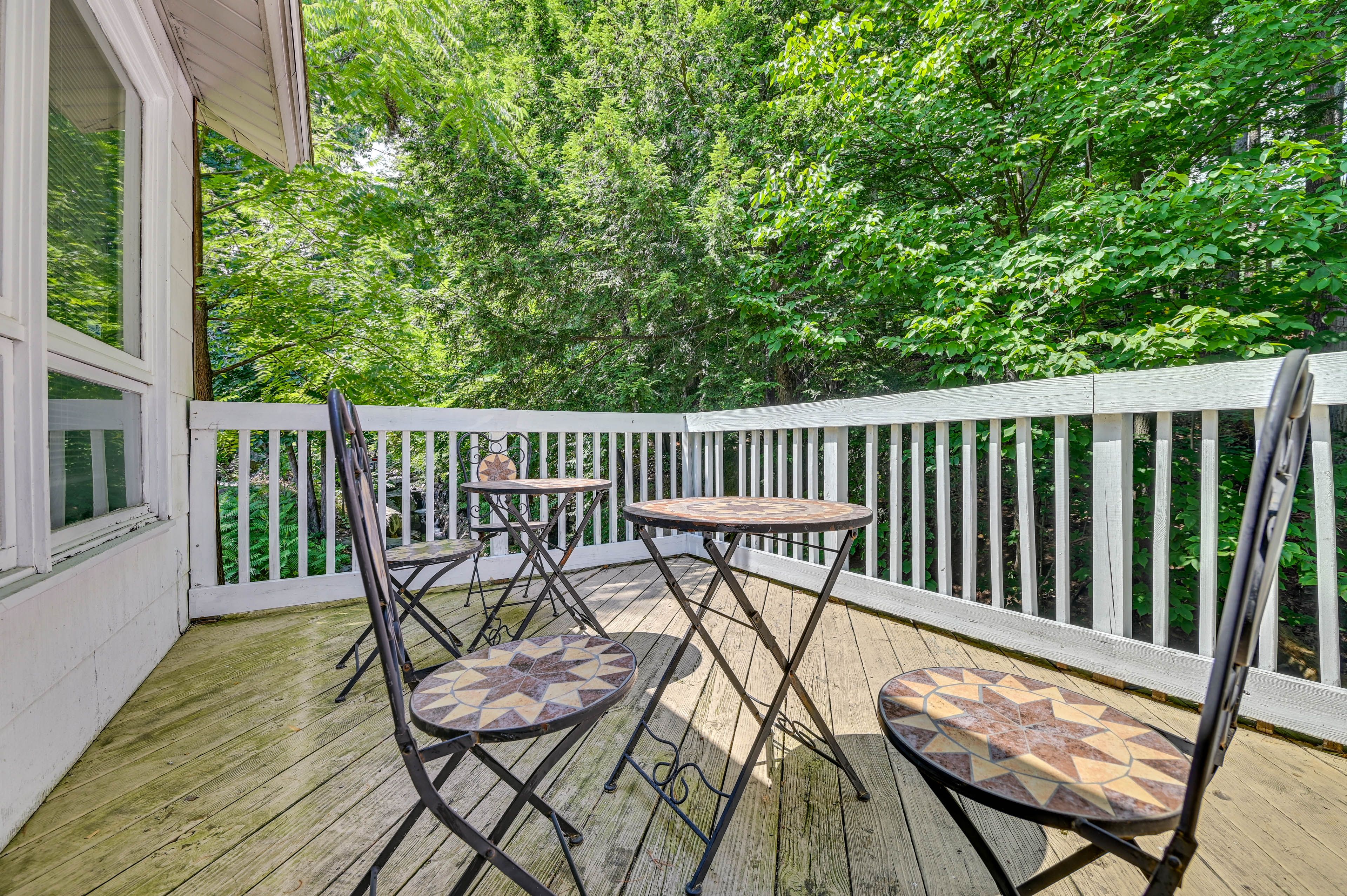 Deck | Outdoor Dining Area