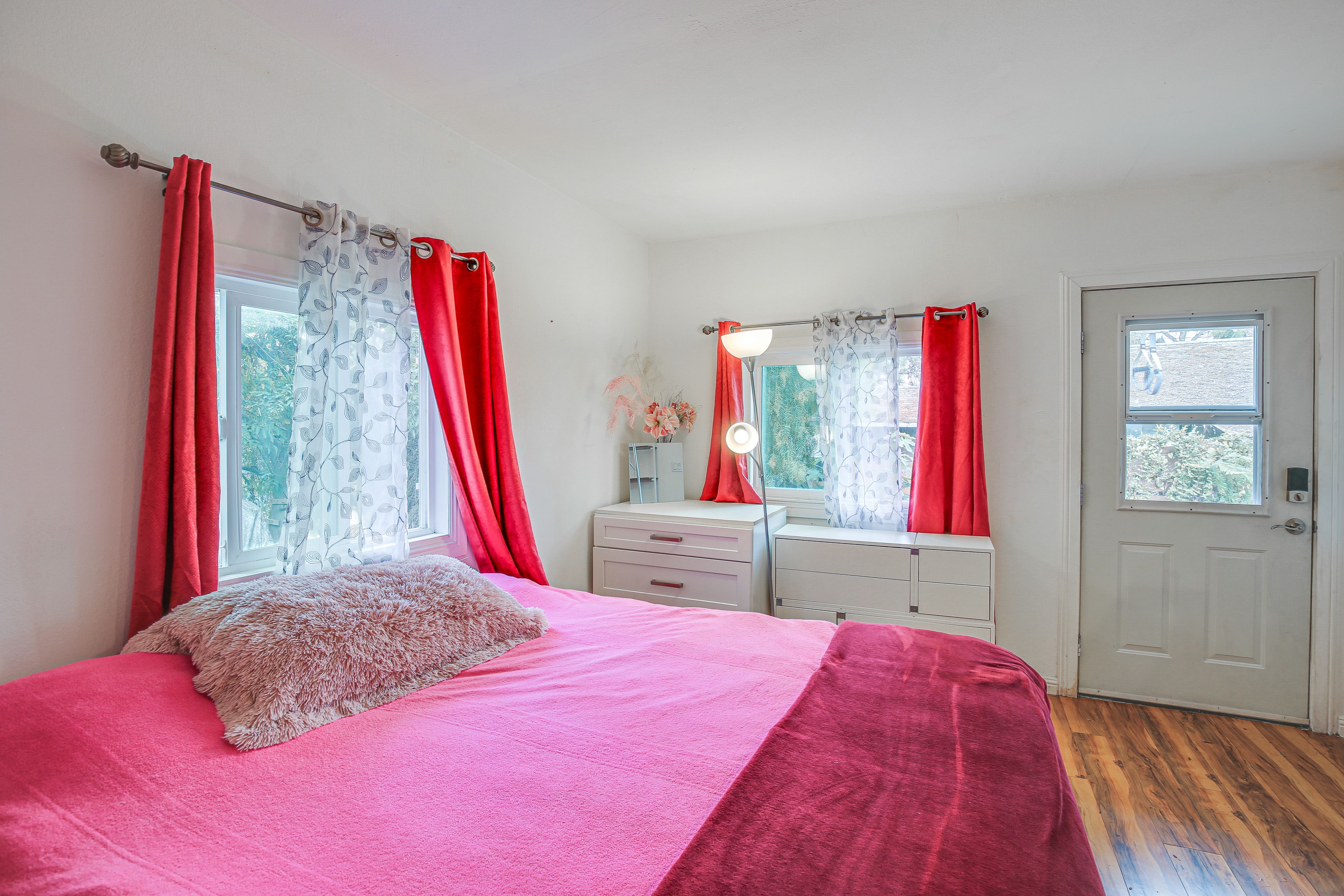 San Pedro Vacation Rental | Studio | 1BA | 400 Sq Ft | 4 Steps Required