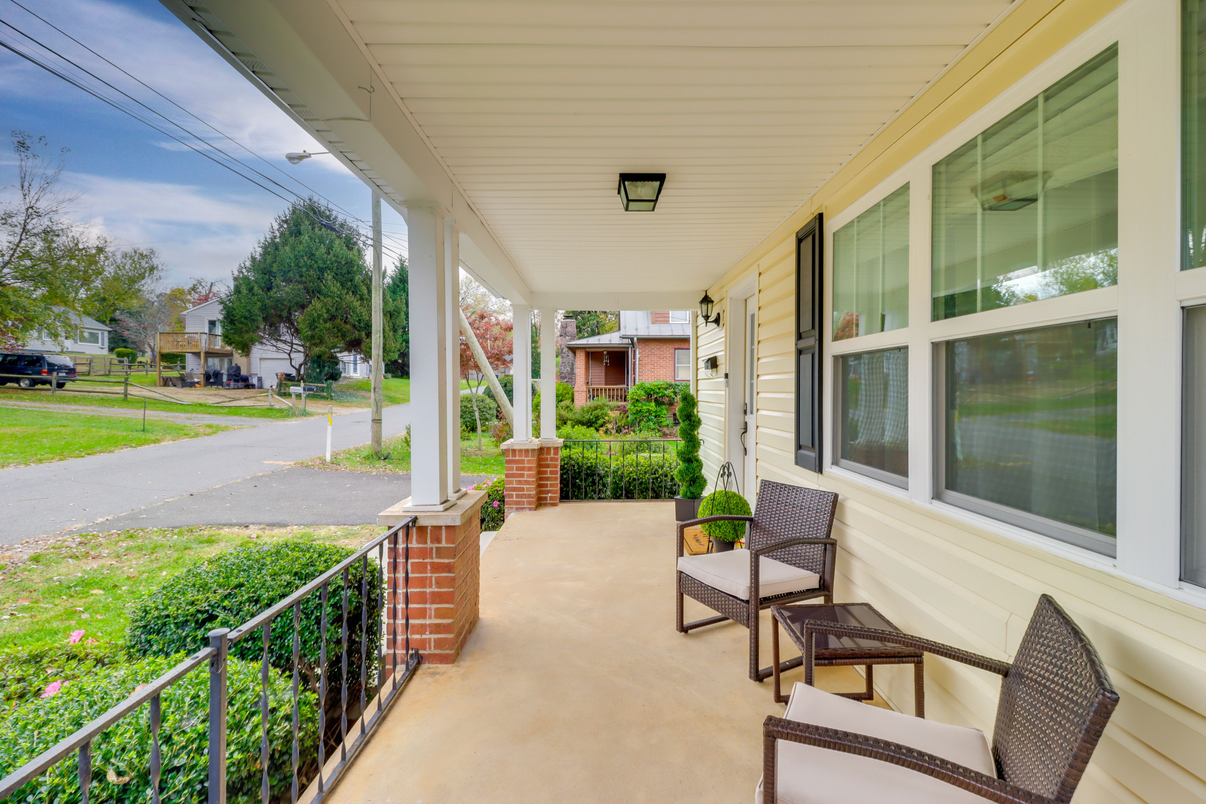Covered Porch | Outdoor Seating