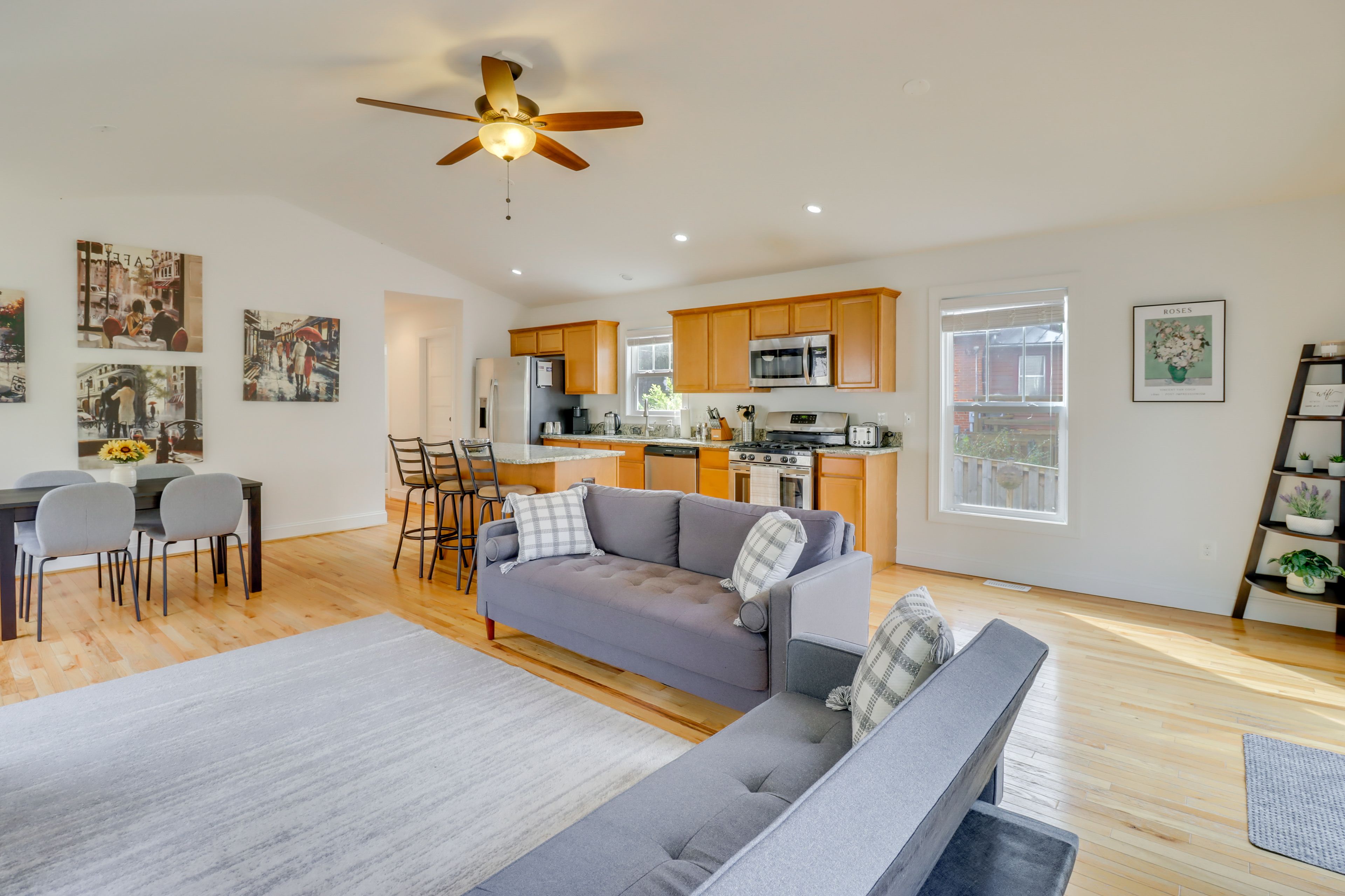 Living Room | 1st Floor | Twin Futon | Smart TV | Board Games | Books