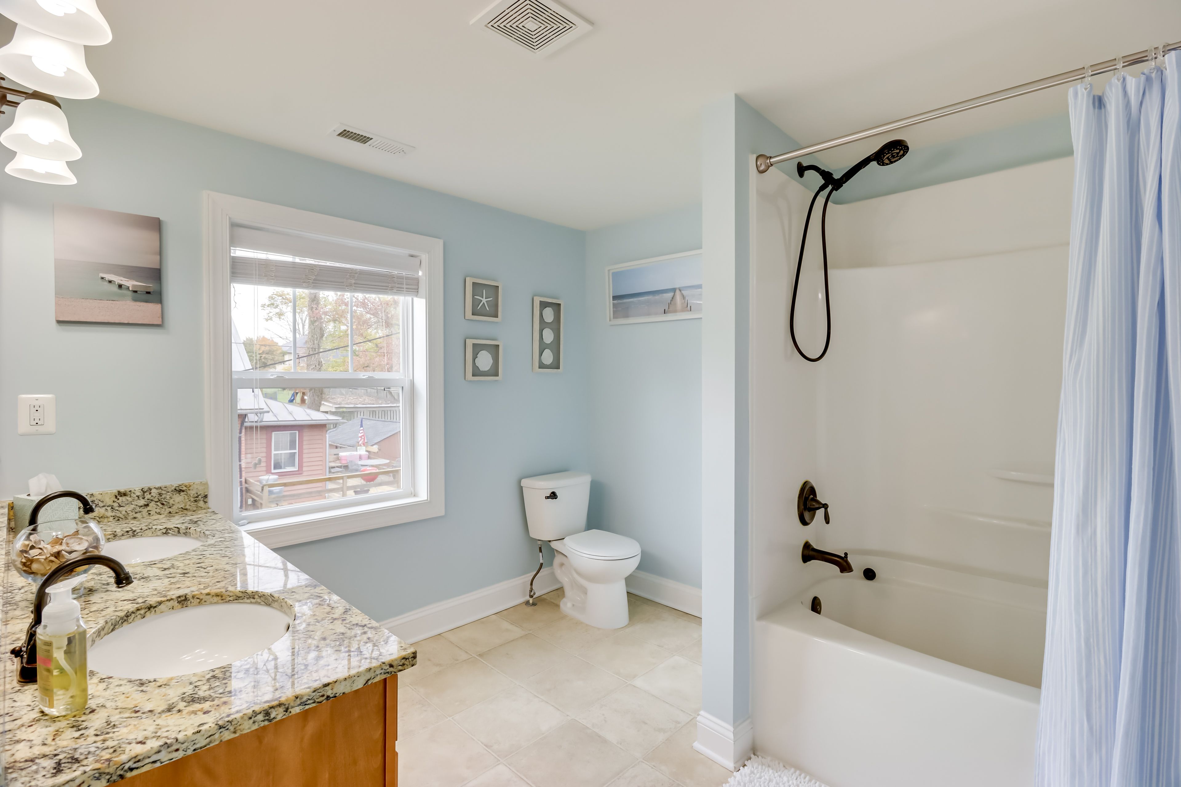 Full Bathroom | 2nd Floor