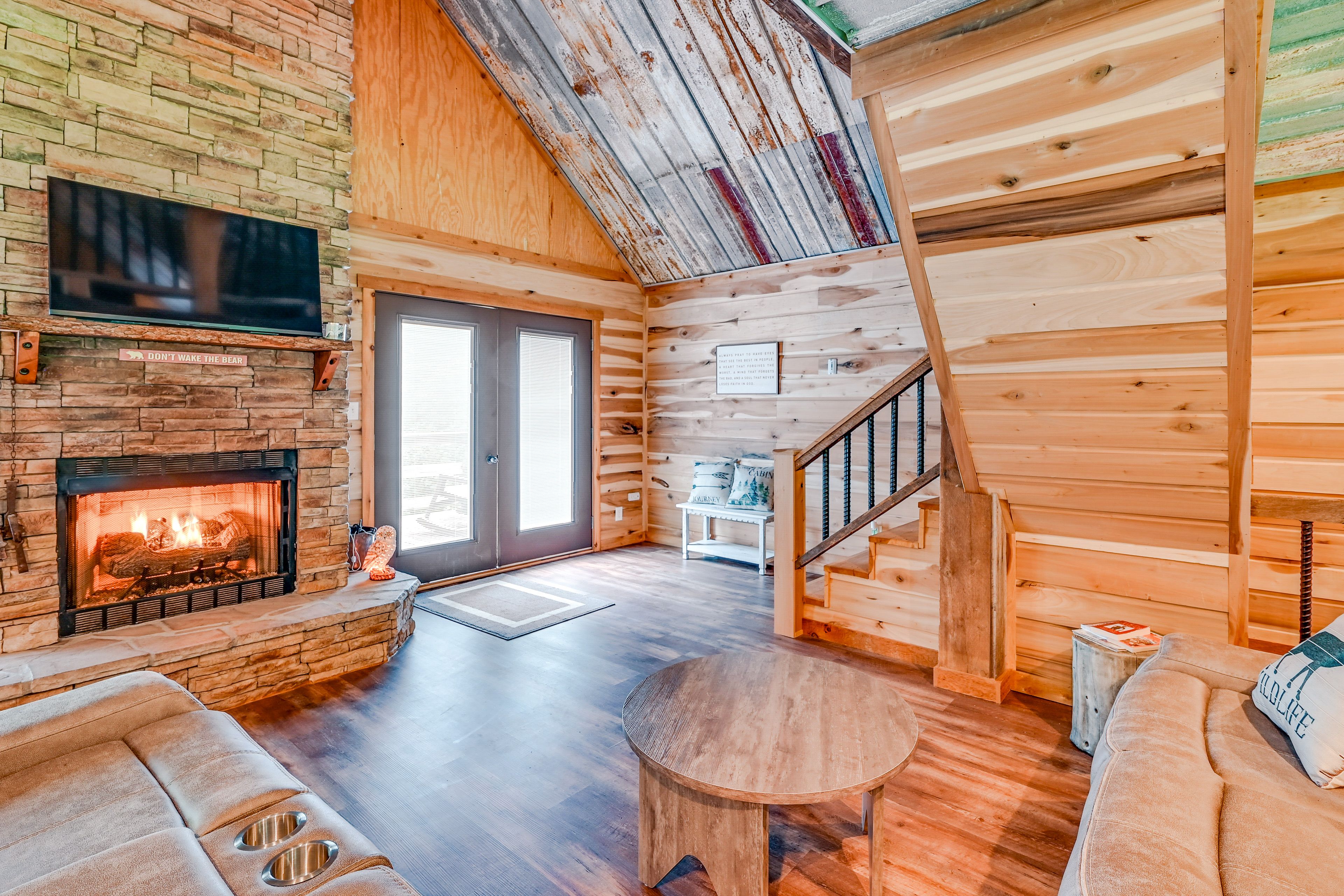 Living Room | Gas Fireplace | Smart TV | Free WiFi | 1st Floor