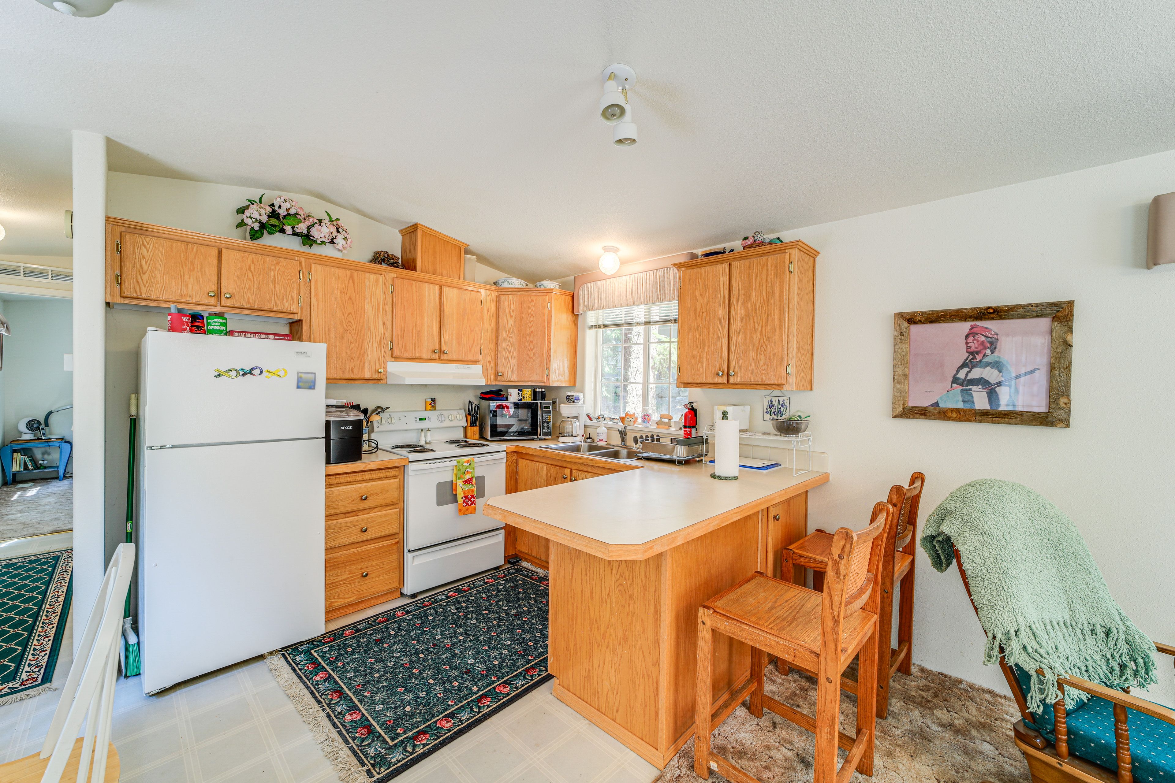 Kitchen | Blender | Crockpot | Trash Bags/Paper Towels