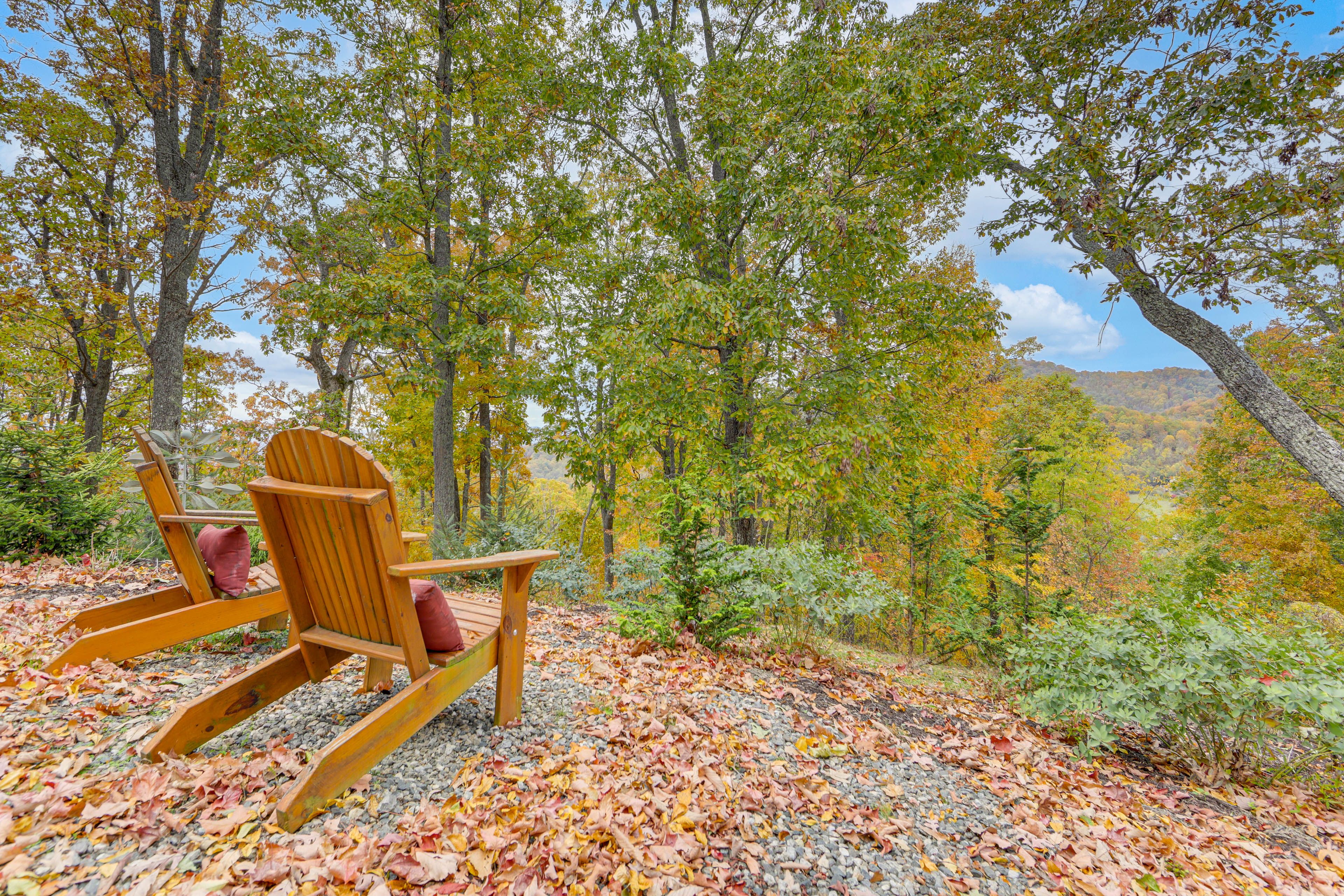 Yard | Mountain Views