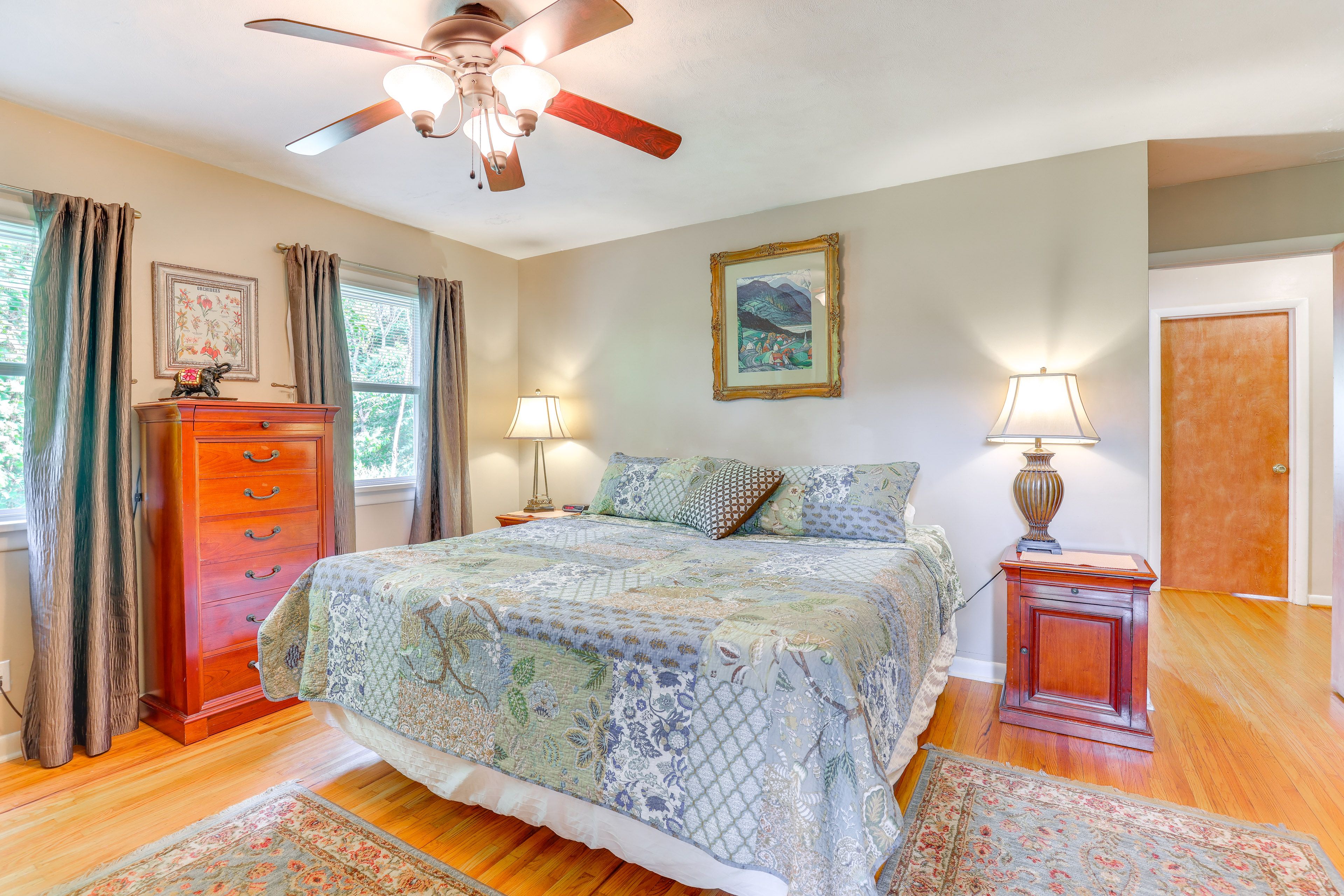 Bedroom 1 | Main Level | King Bed | Linens Provided