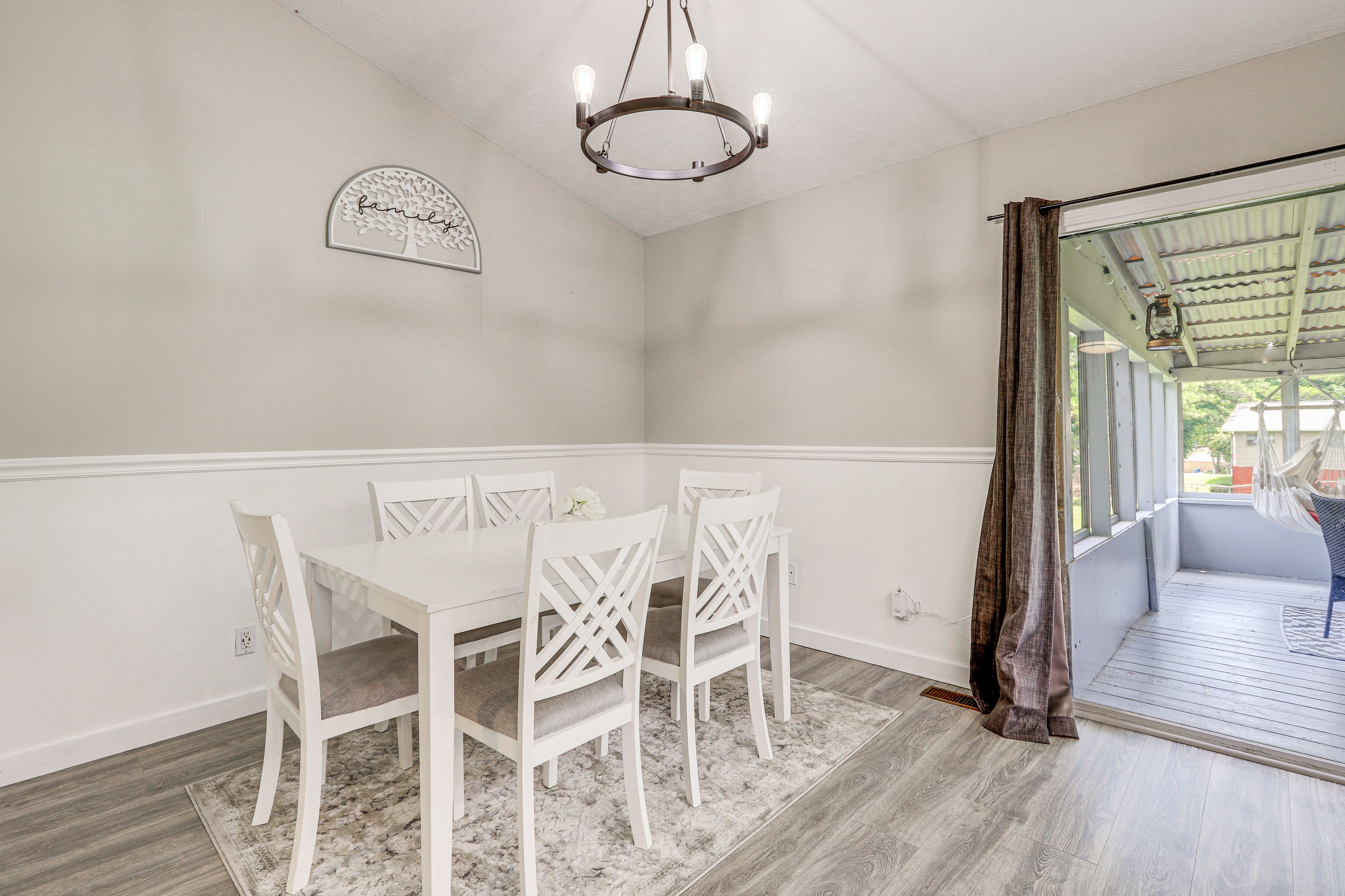 Dining Area | 1st Floor | 6-Person Dining Table