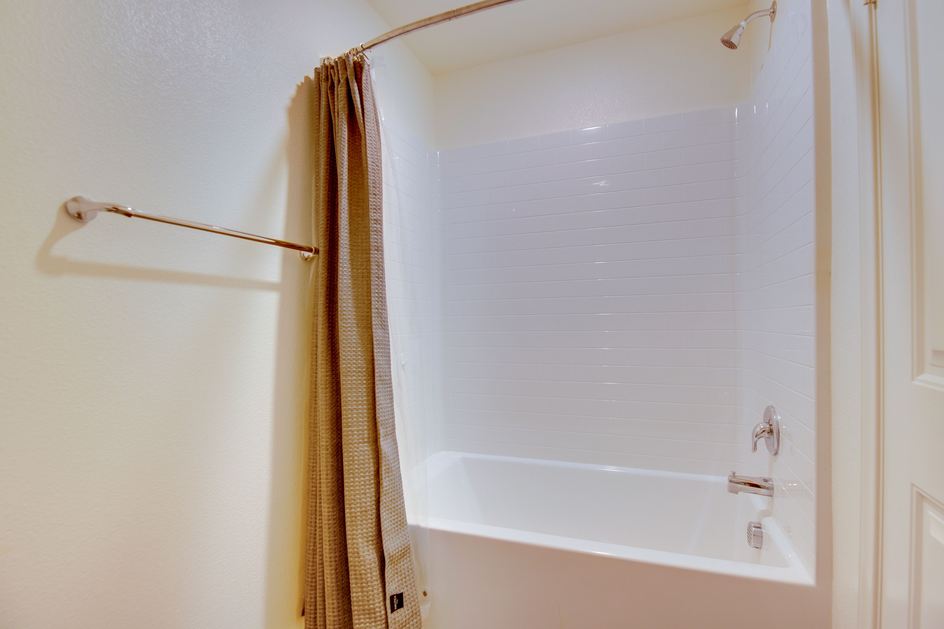 Full Bathroom | 2nd Floor