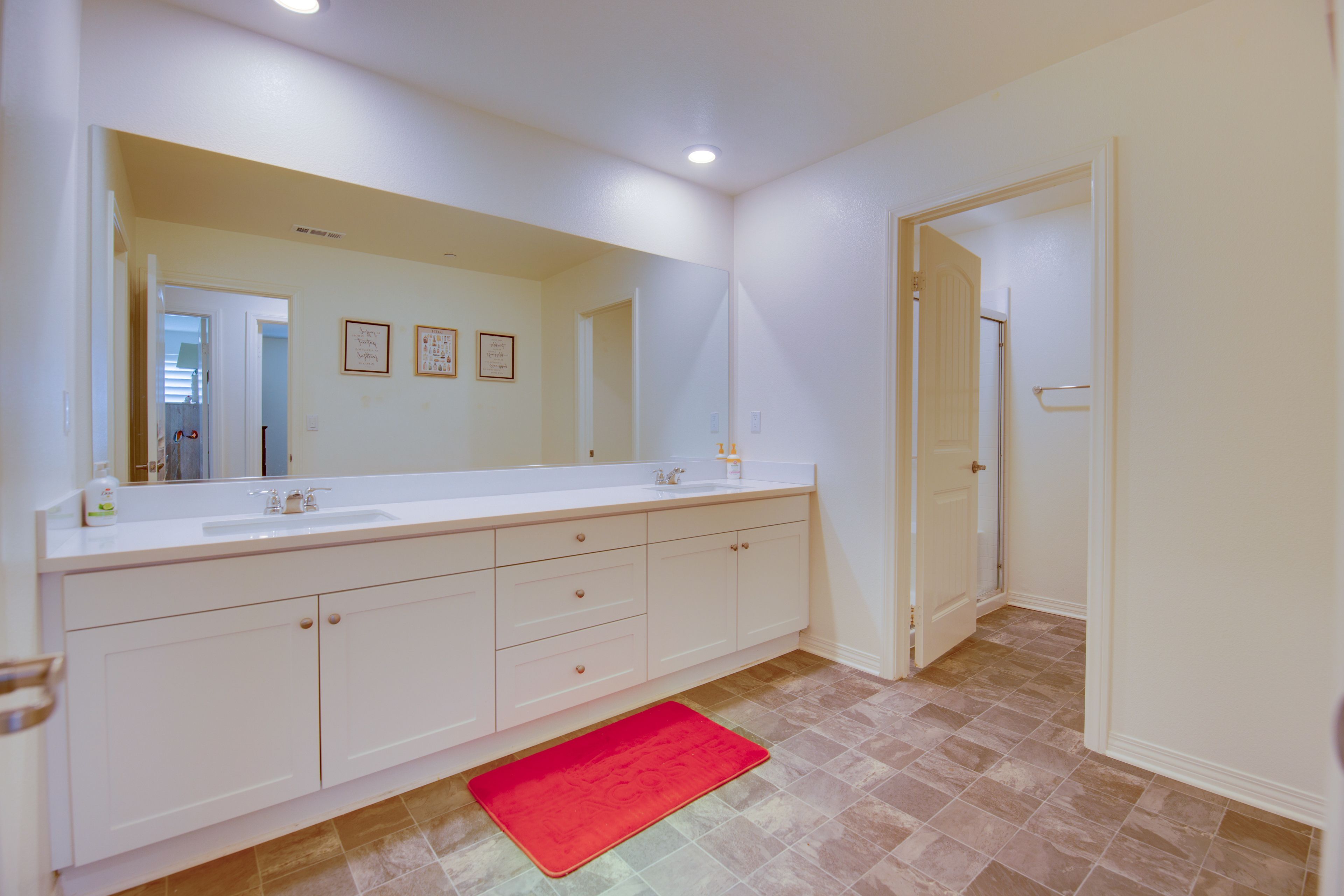 Full Bathroom | Shower | 2nd Floor