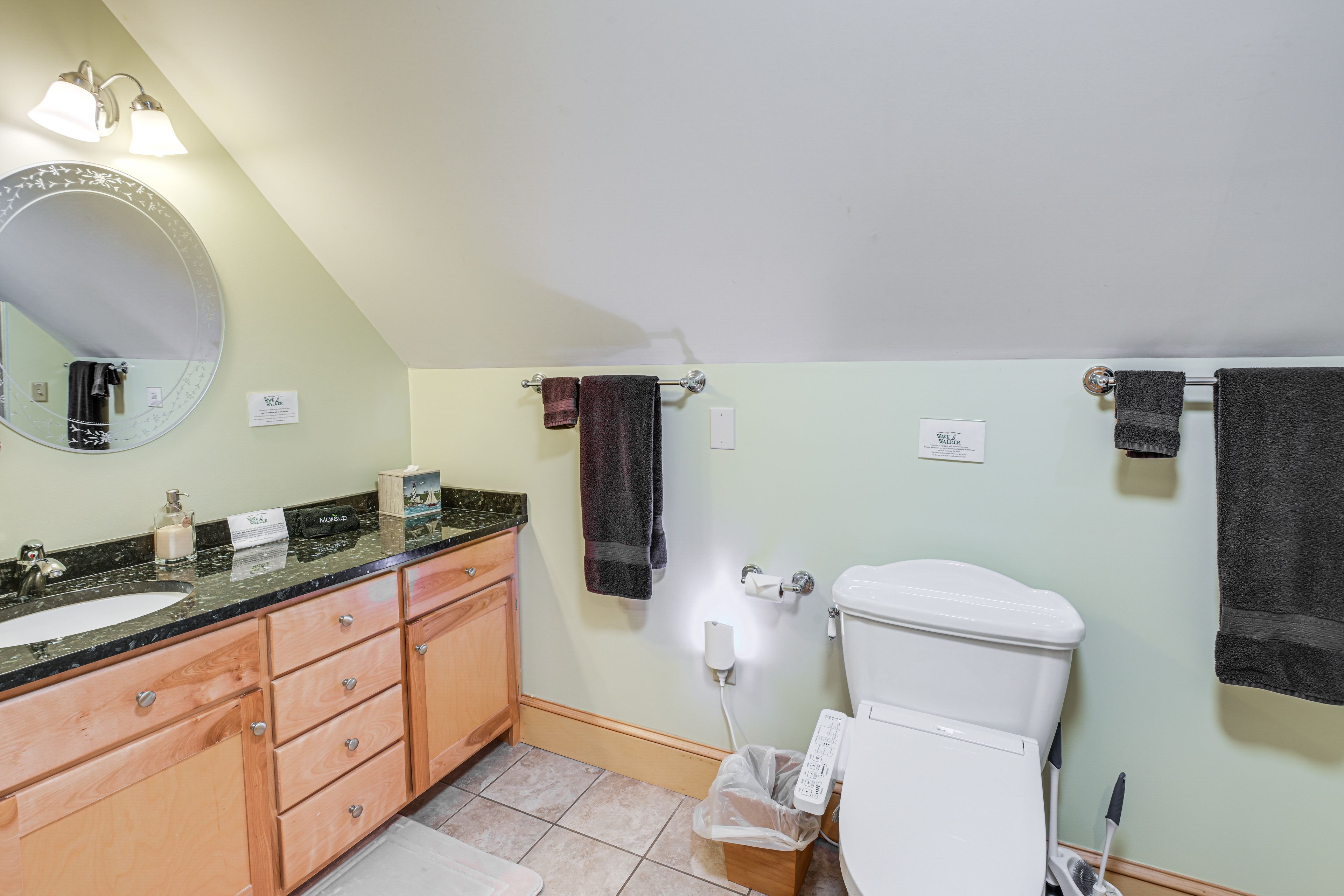 Full Bathroom | Towels & Linens Provided