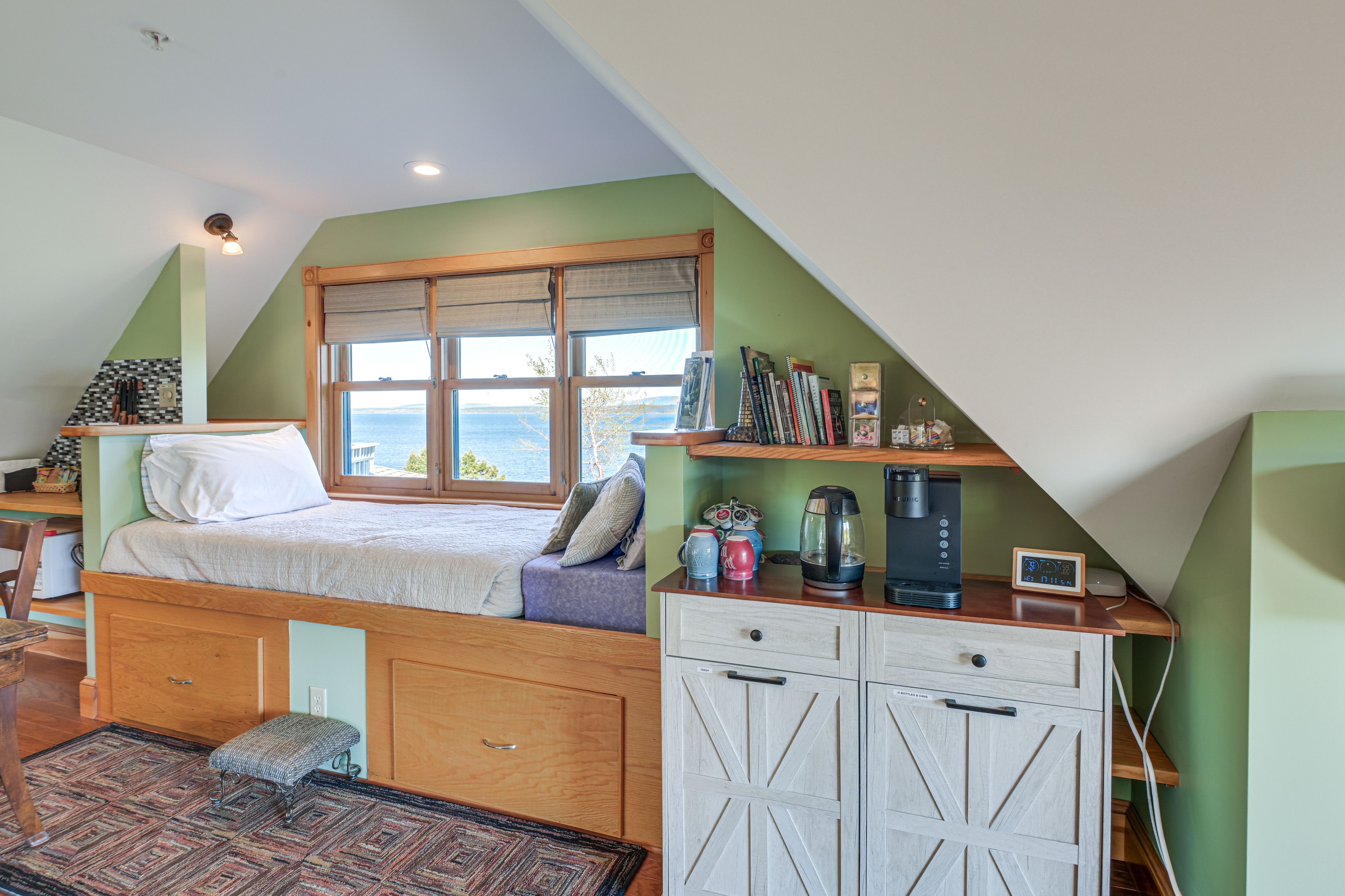 Sleeping Area | XL Twin Daybed