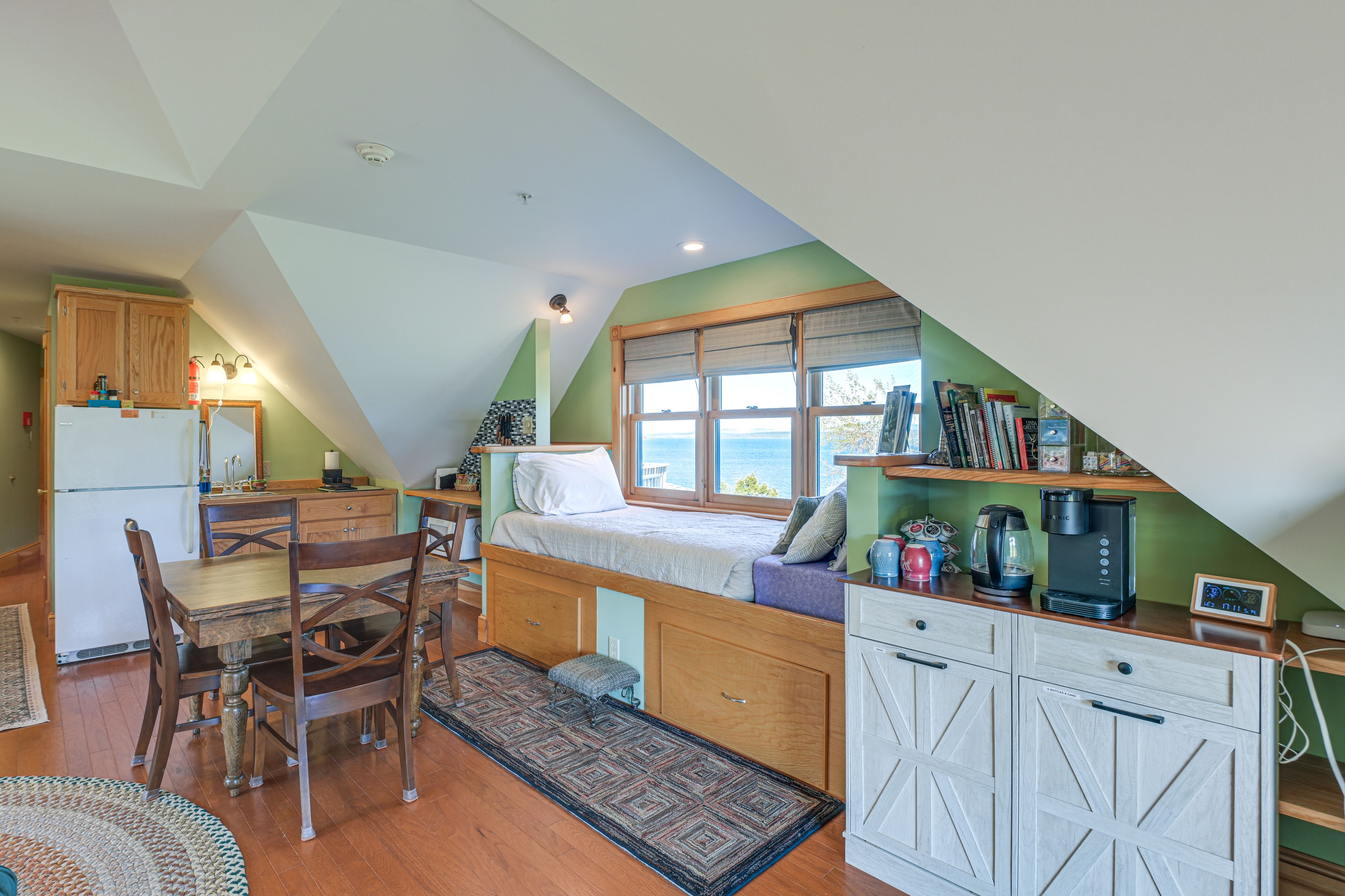 Coffee Bar | Electric Kettle | Keurig Coffee Maker (Starter Pods Provided)