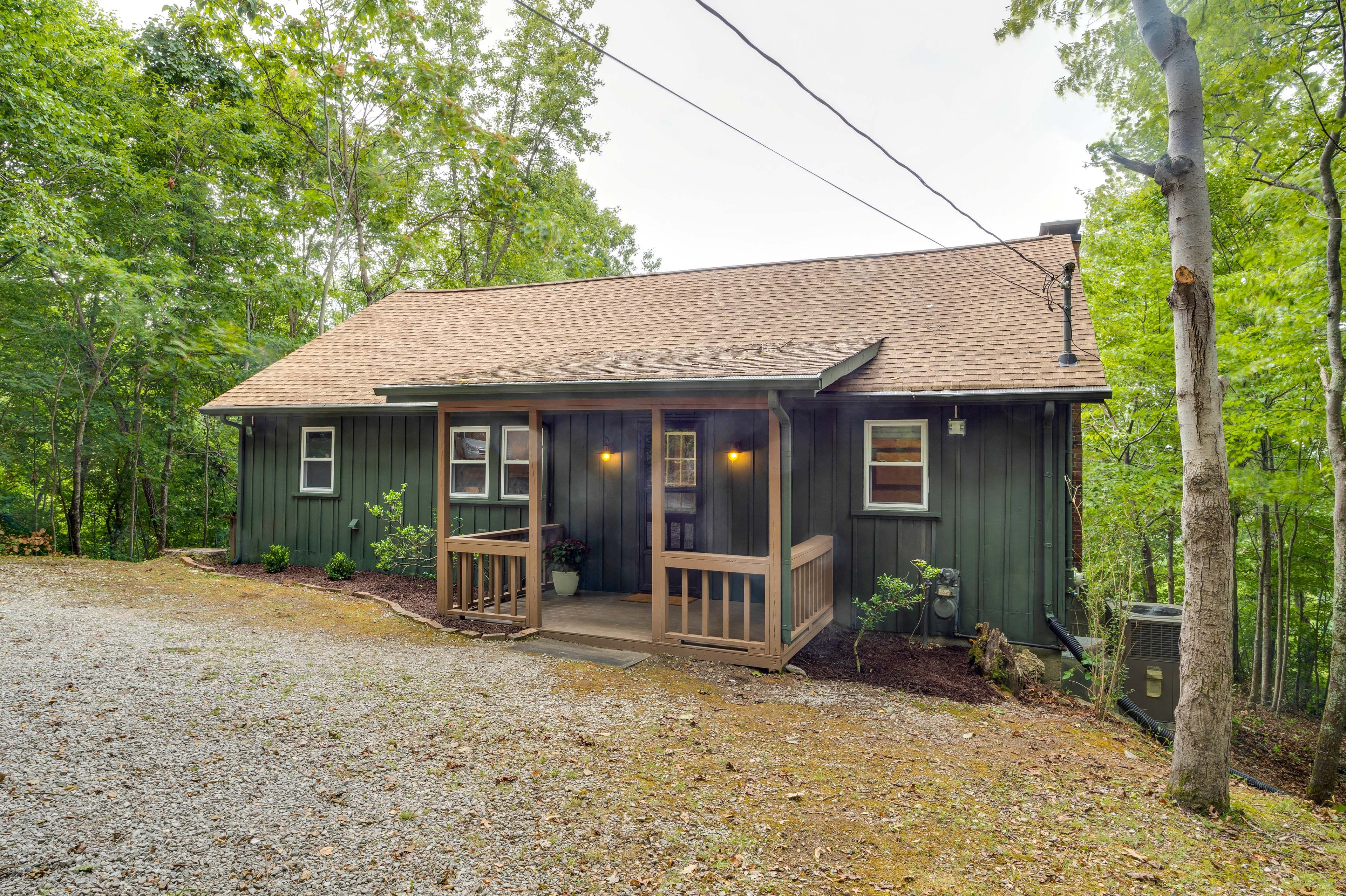 Cabin Exterior | Parking | Driveway (3 Vehicles)
