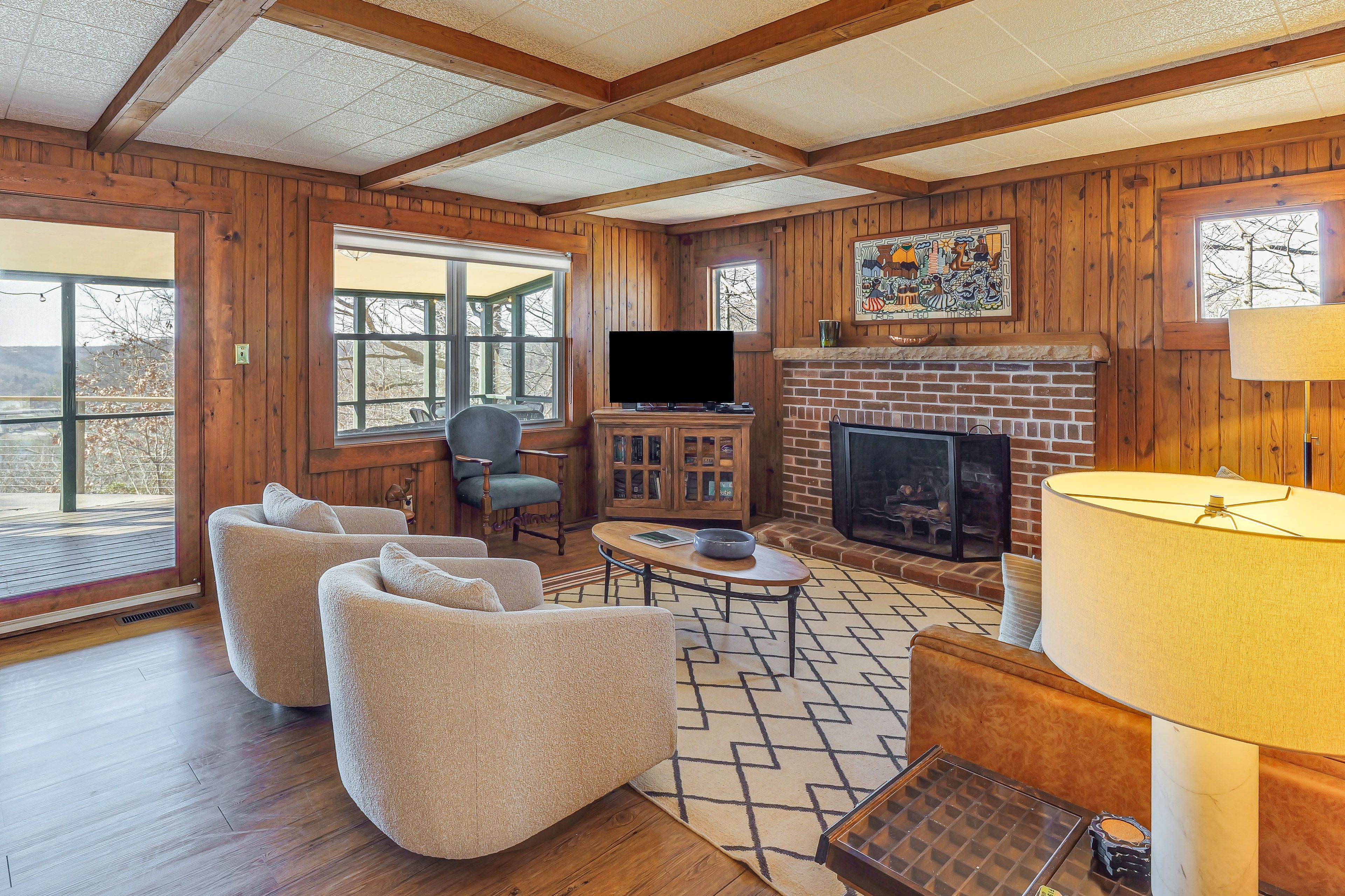 Living Room | Indoor Fireplace | Free WiFi | Smart TV