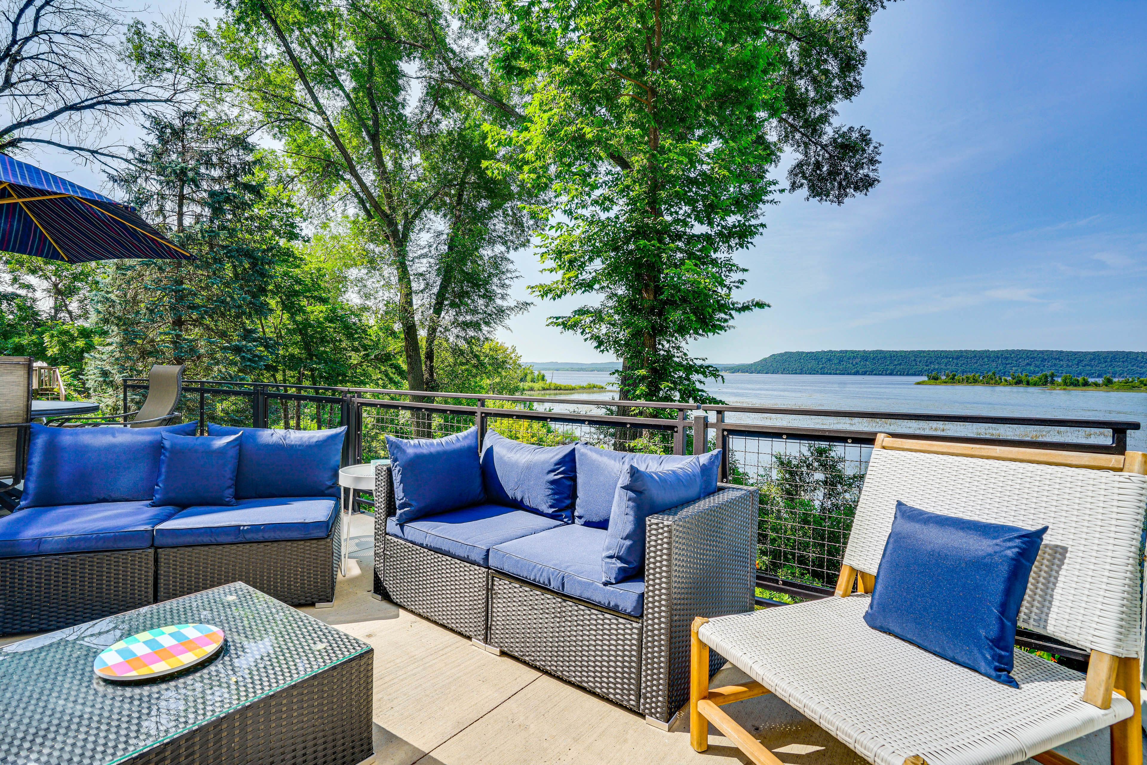 Maiden Rock Vacation Rental | 2BR | 1.5BA | 1,539 Sq Ft | 1 Minor Step to Enter