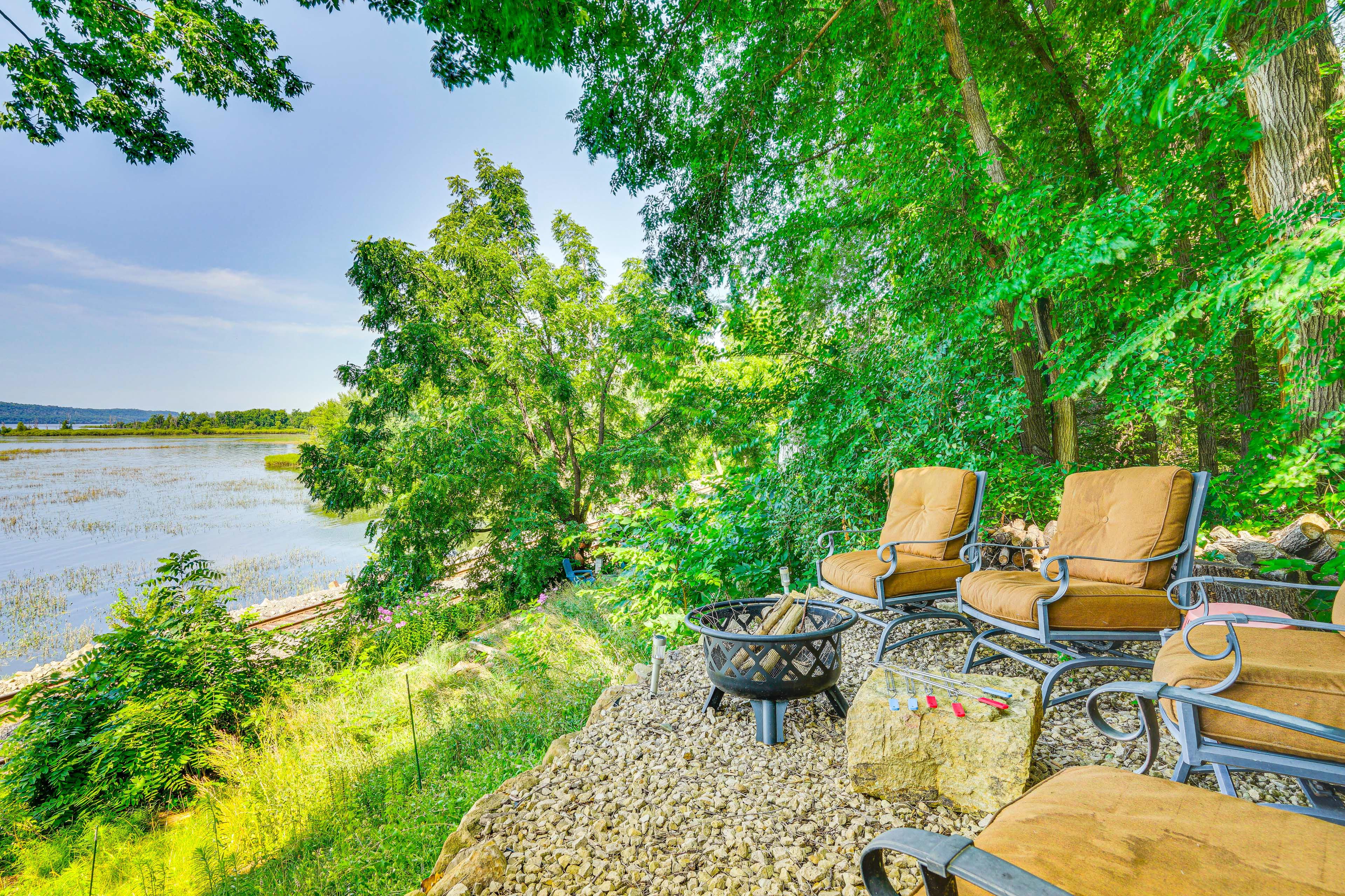 Fire Pit | Lake Views