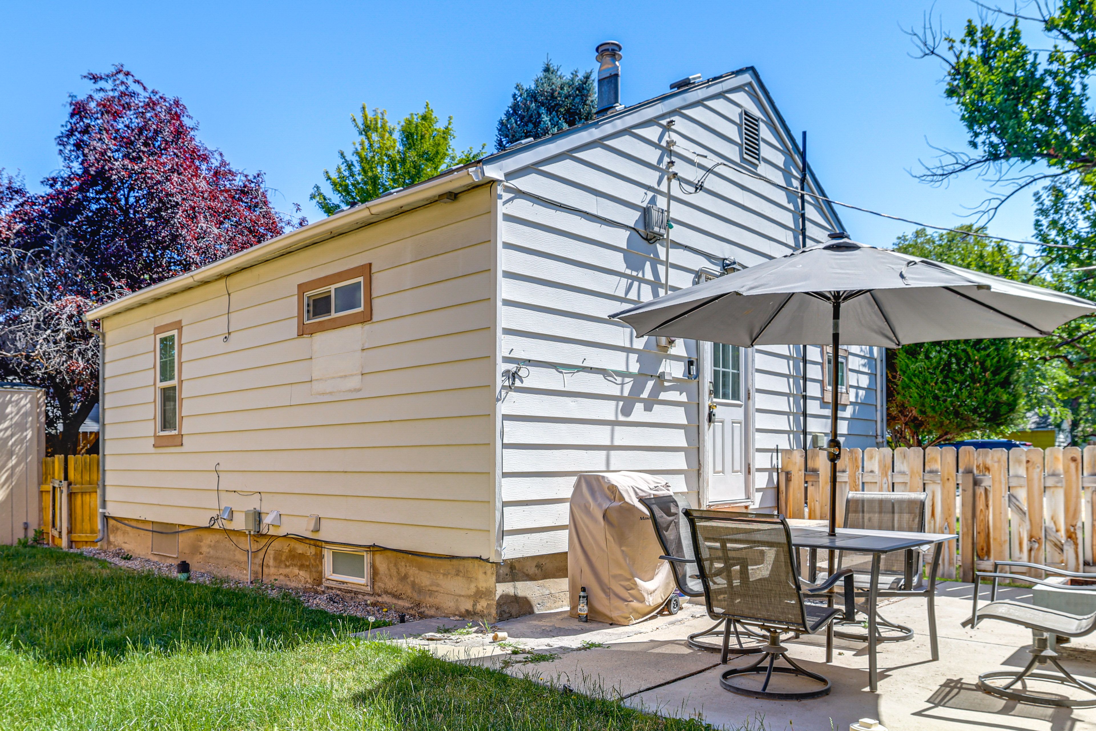 Property Entrance | Single-Level Apartment | Basement Unit