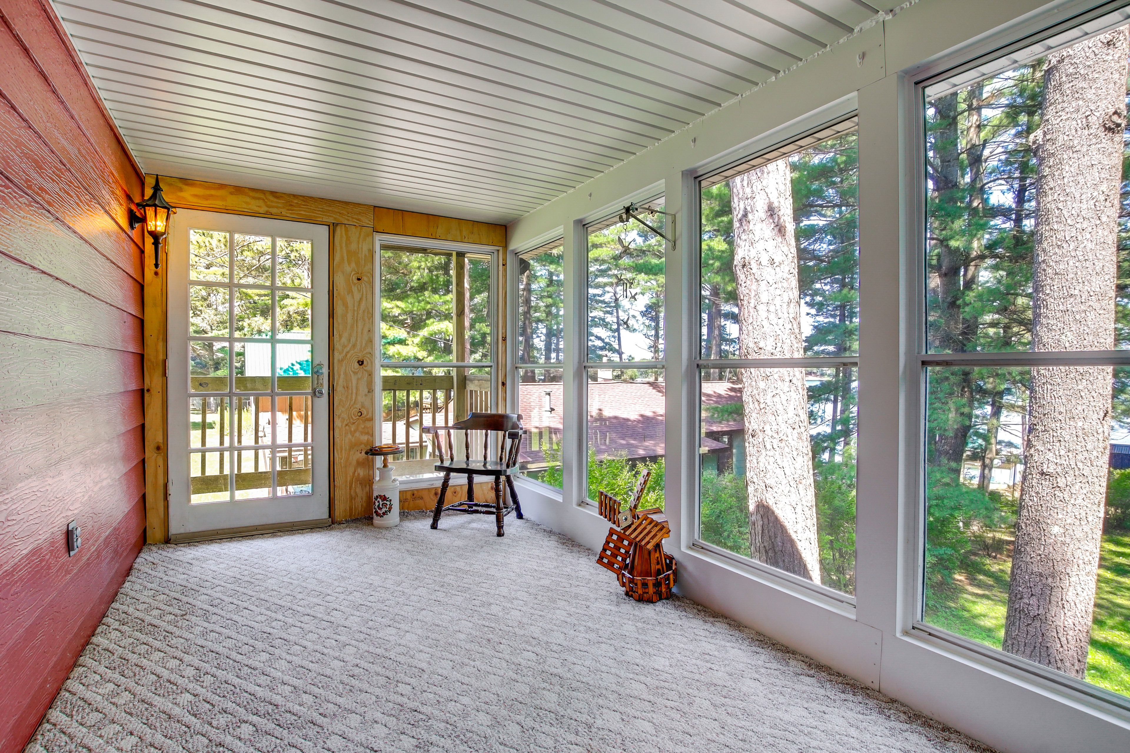 Sunroom | Twin Daybed w/ Twin Trundle | Main Level