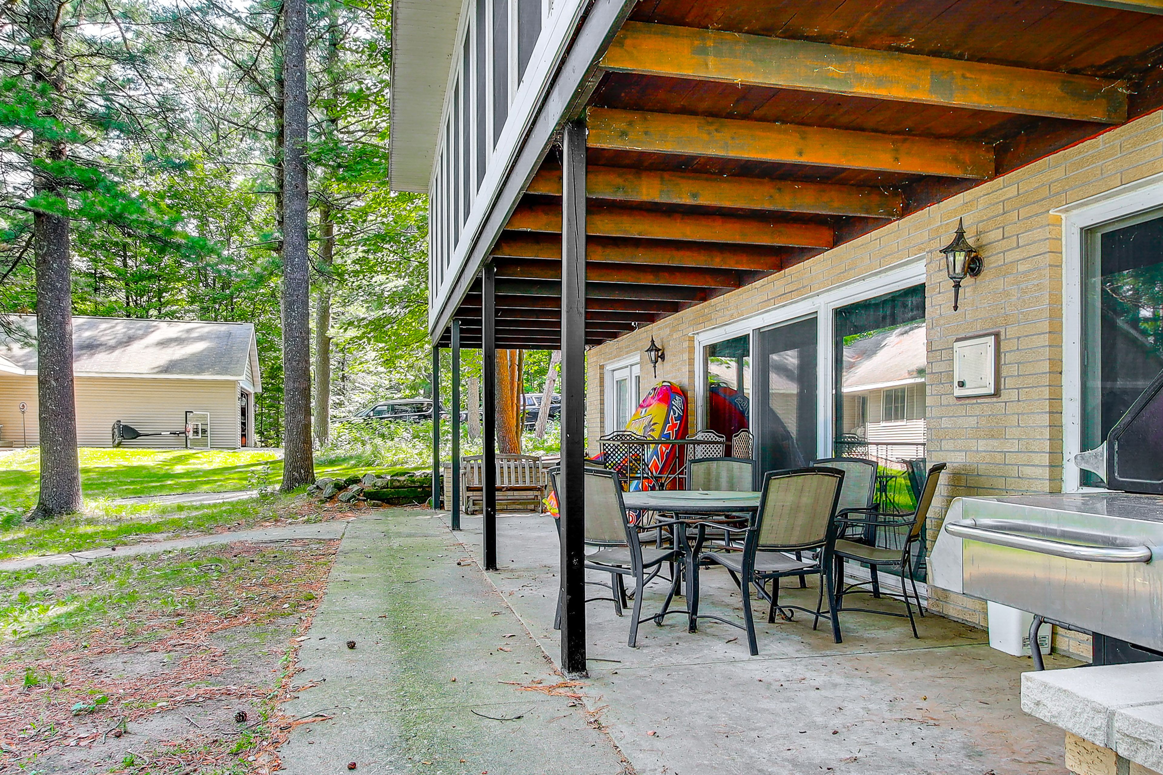 Patio | Gas Grill | Canoe Available
