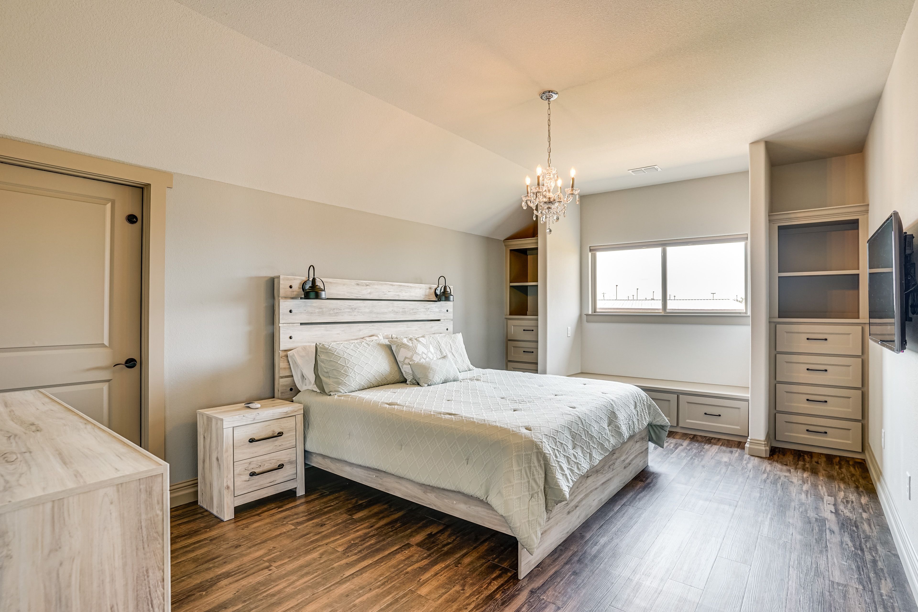 Bedroom 1 | King Bed | 2nd Floor