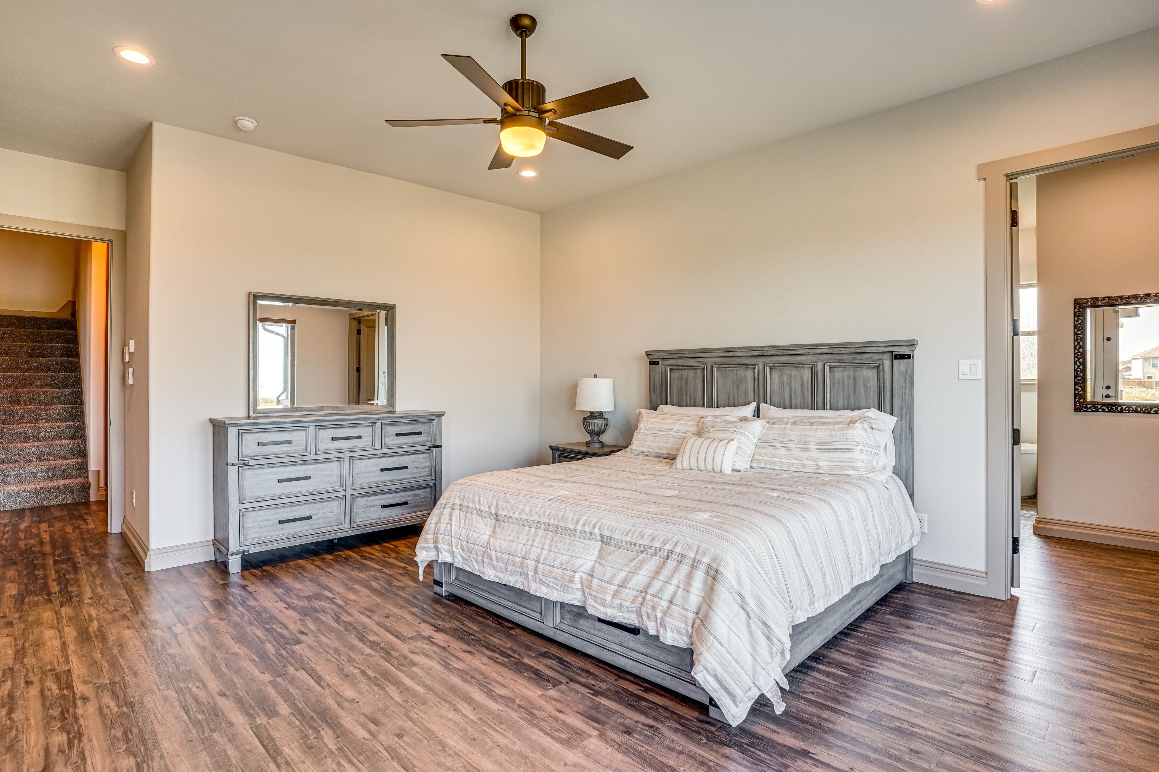Bedroom 4 (Suite) | King Bed | Access to Yard | Smart TV | 1st Floor