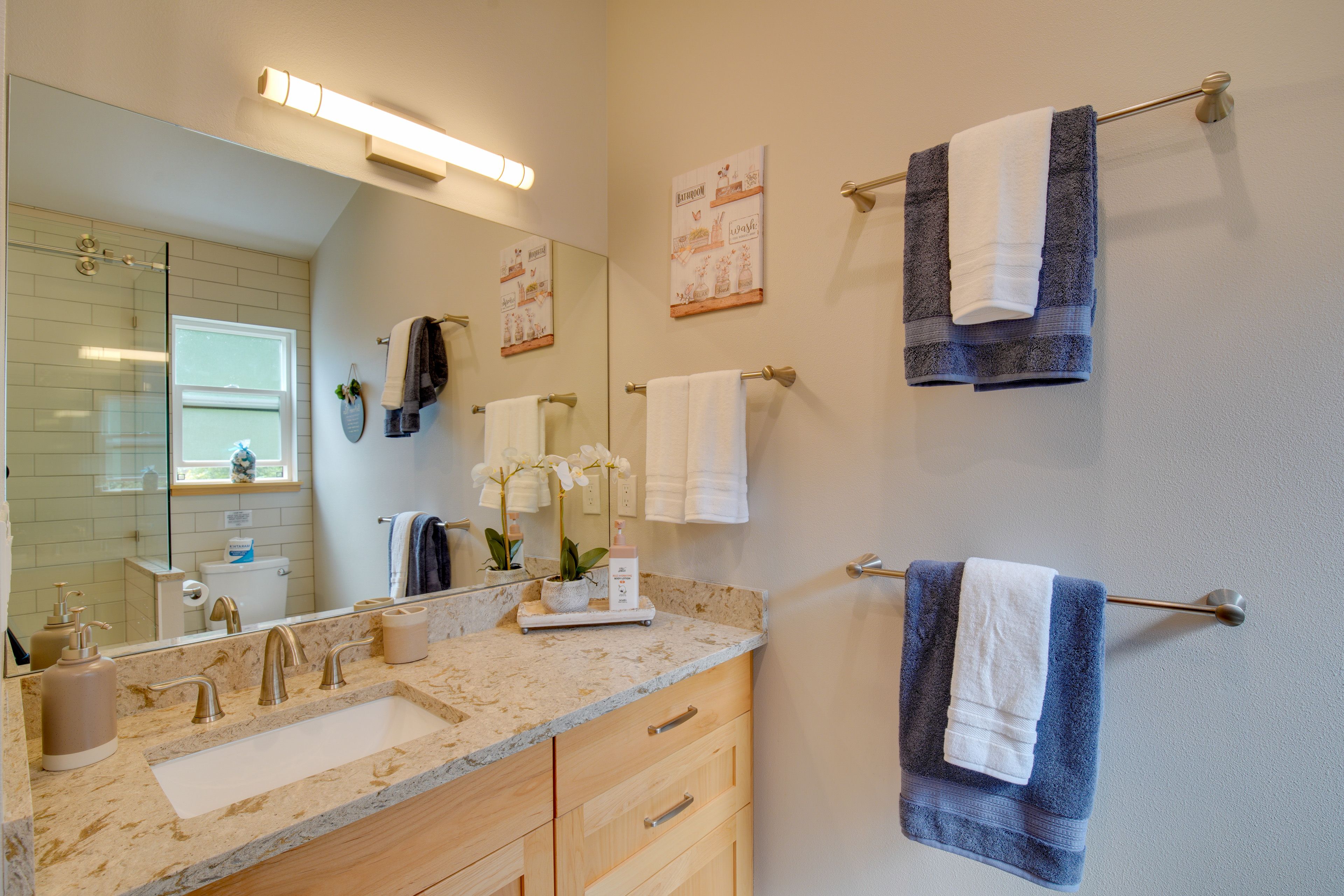 Full Bathroom | Main Level
