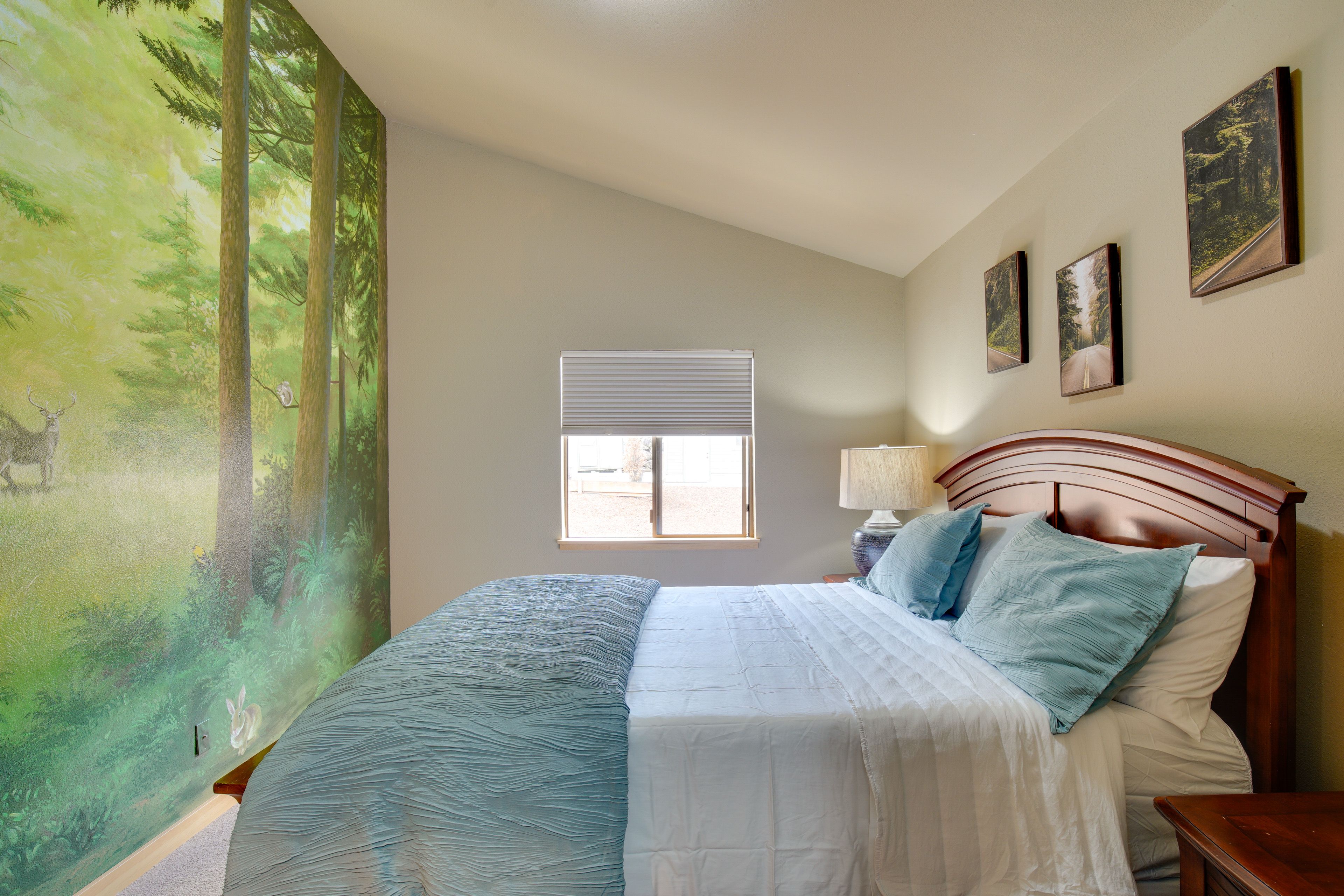 Bedroom 3 | Queen Bed | Main Level