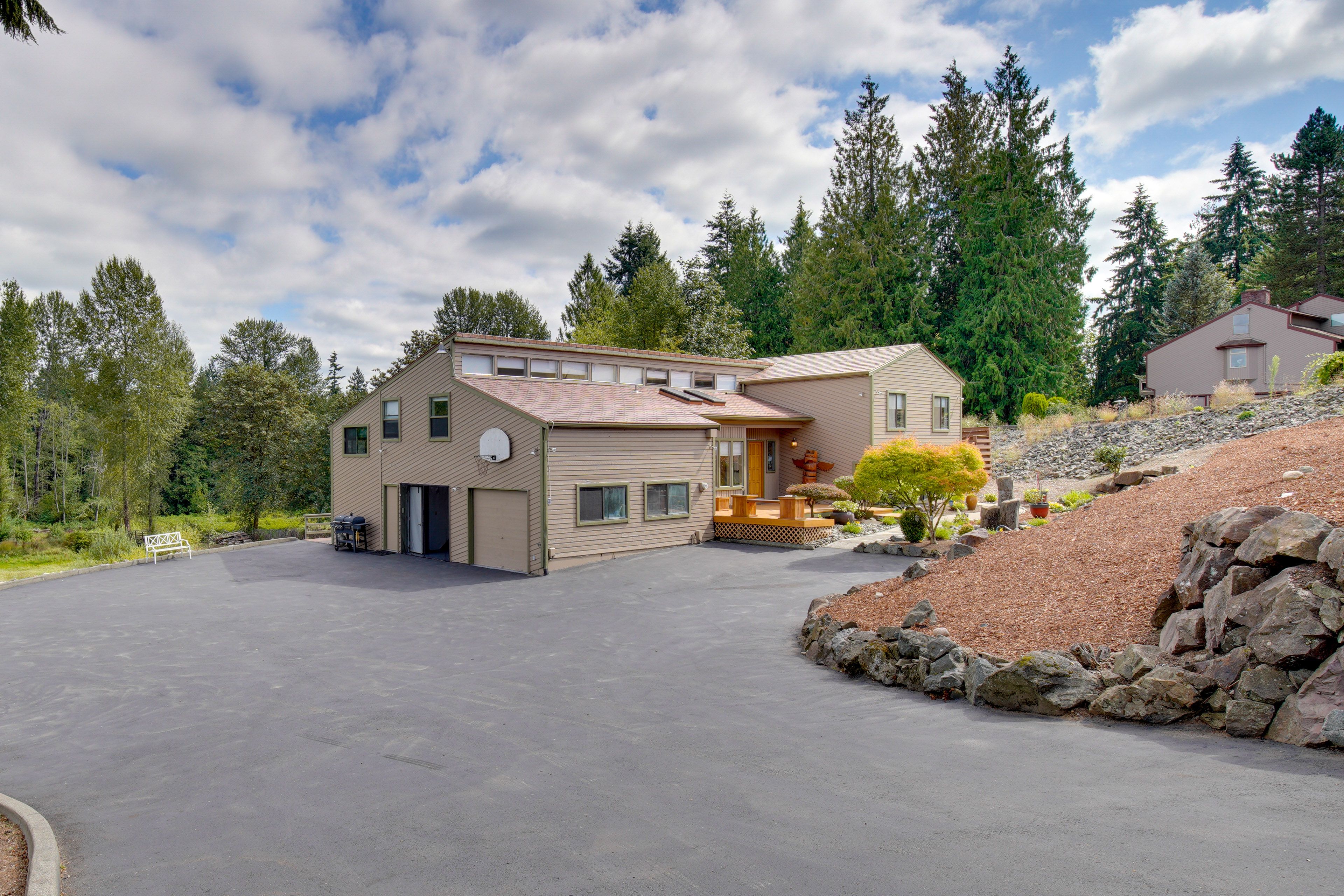 Parking | Driveway (Ample Parking Available) | RV Parking On-Site