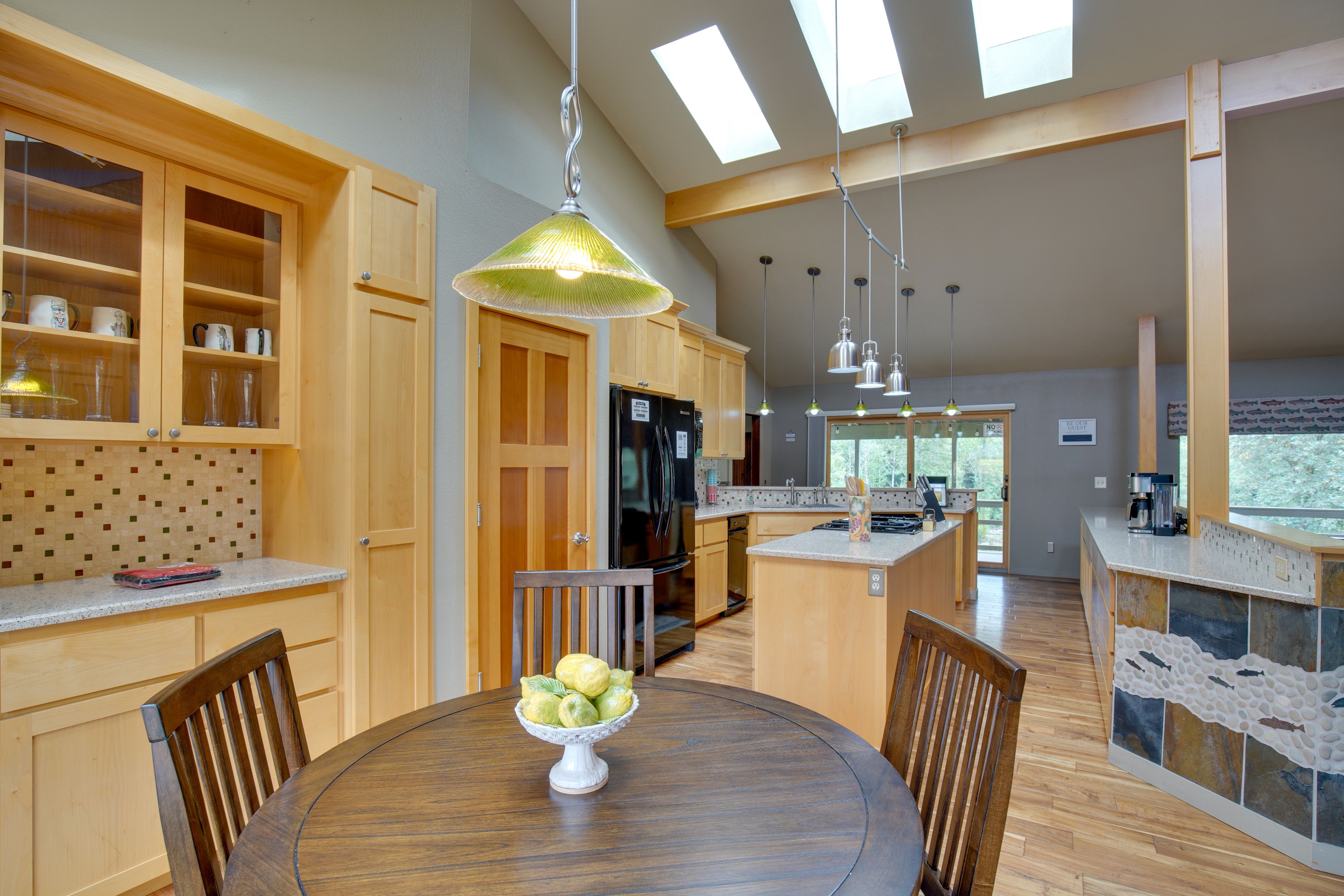 Dining Area | Main Level