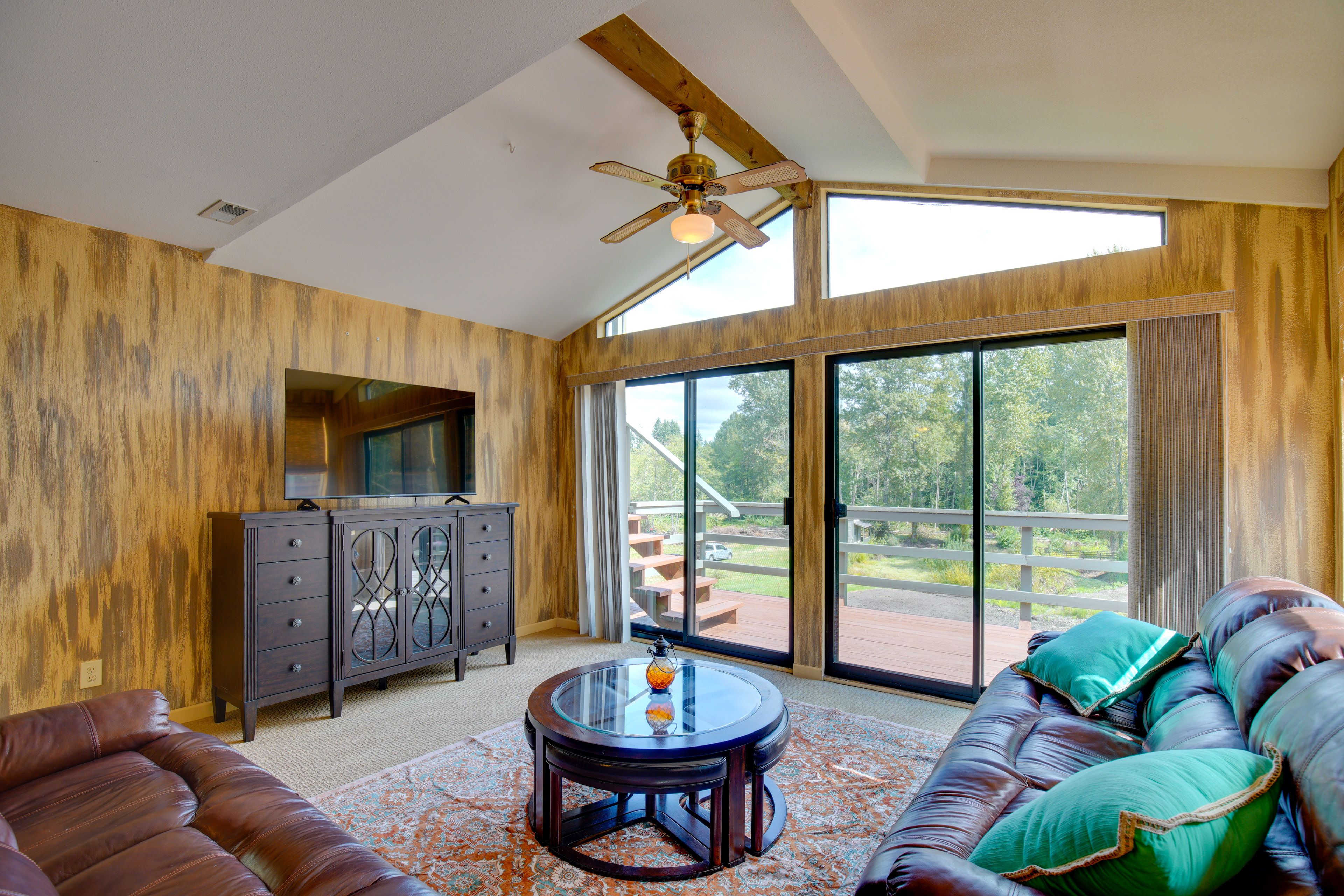 Bonus Living Area | Smart TV | Wet Bar | Lower Level