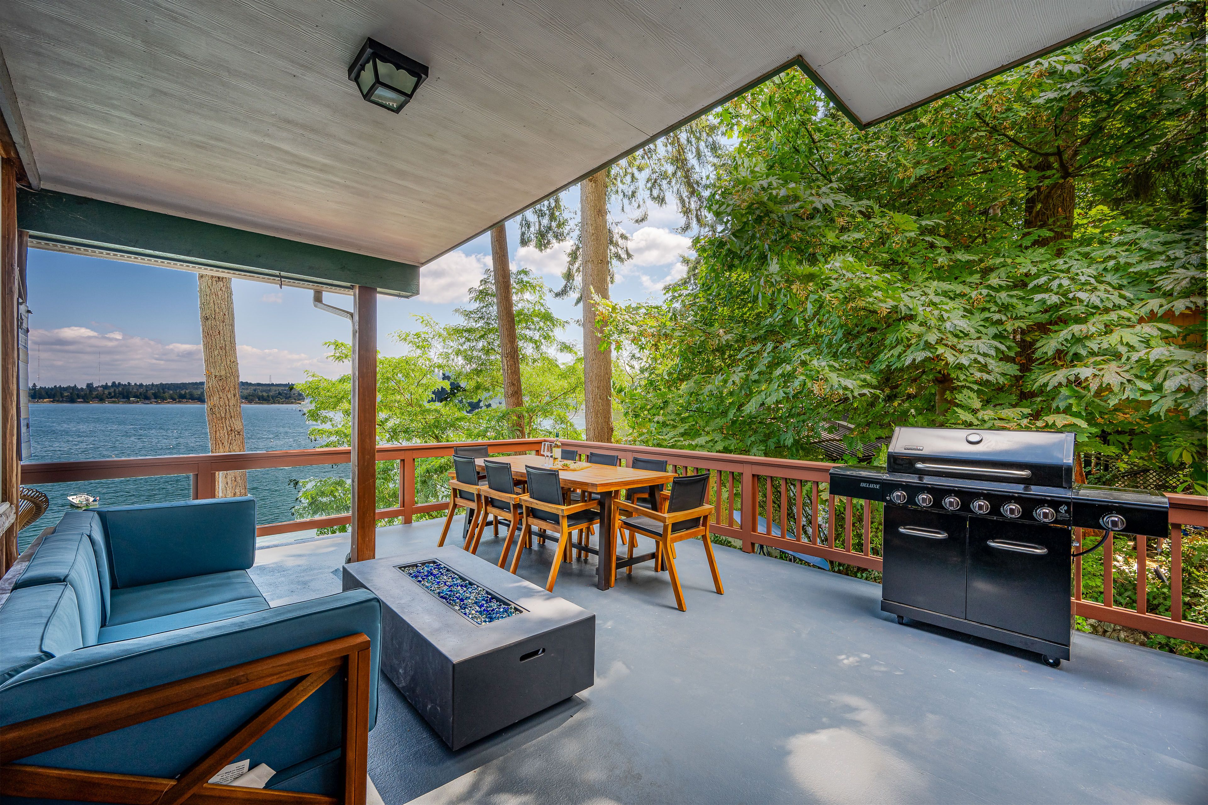 Wraparound Patio | Gas Fire Pit & Grill