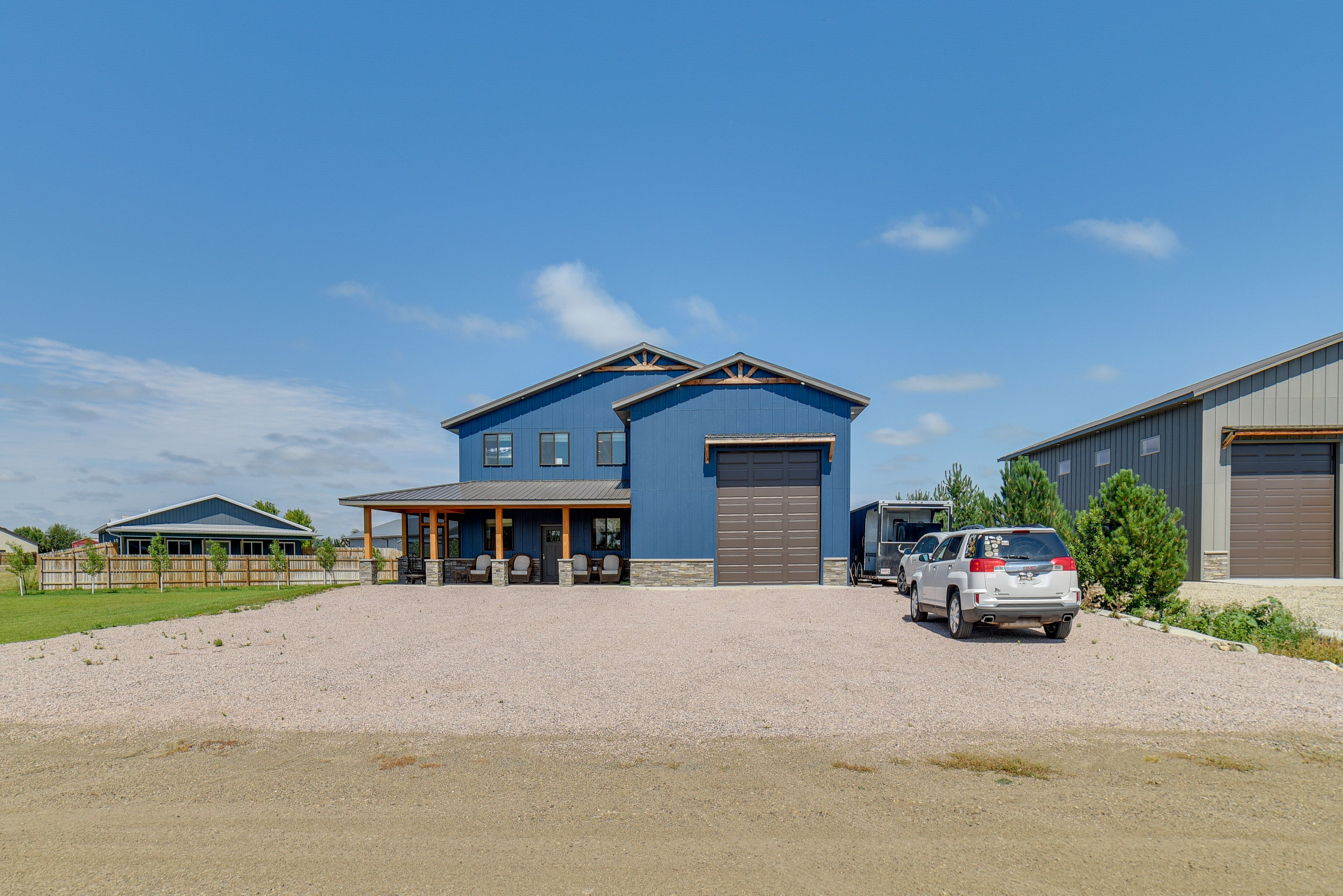 Parking | Garage (2 Vehicles) | Driveway (5 Vehicles)