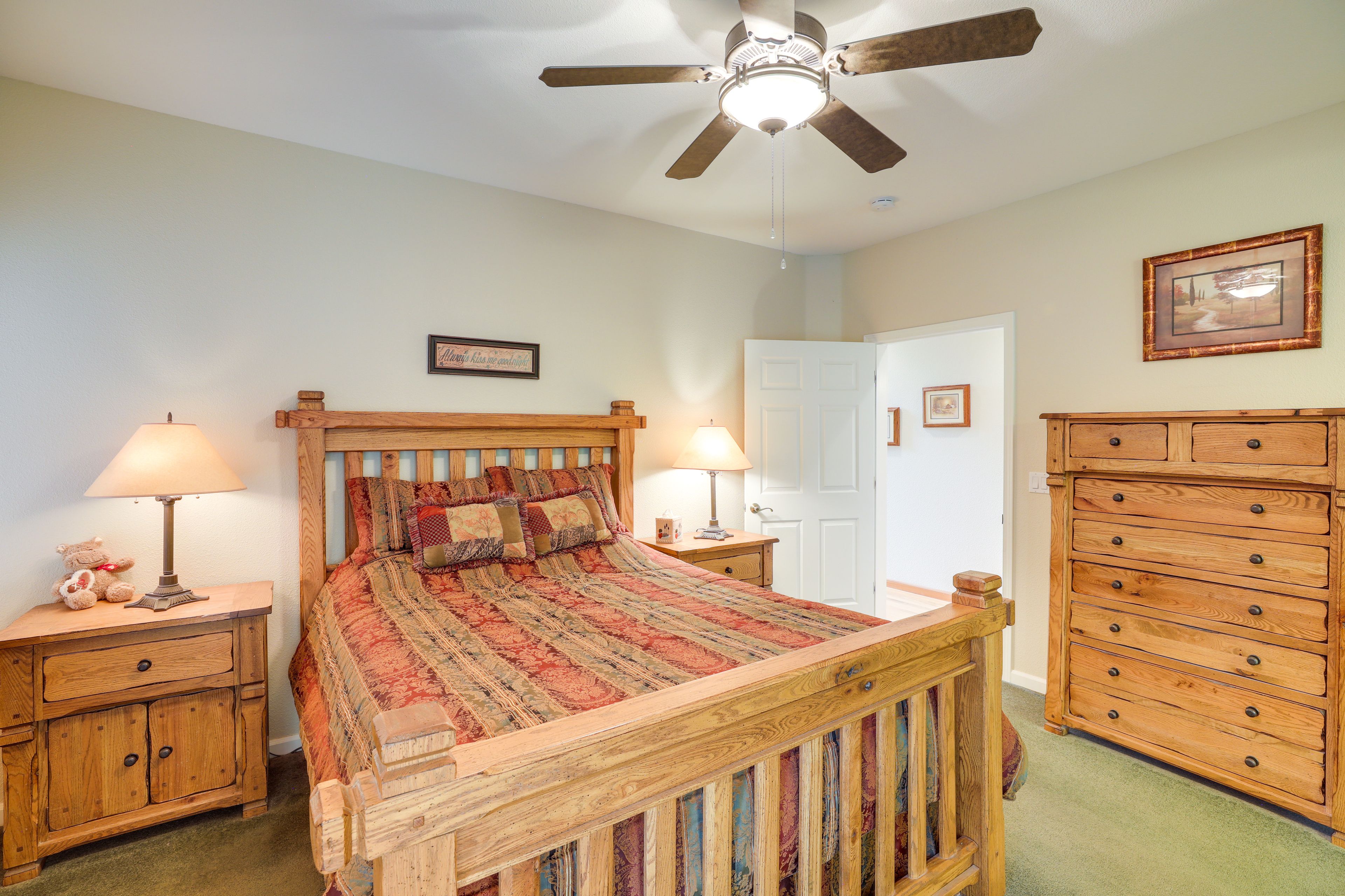 Bedroom 1 | 1st Floor | Queen Bed | Linens Provided