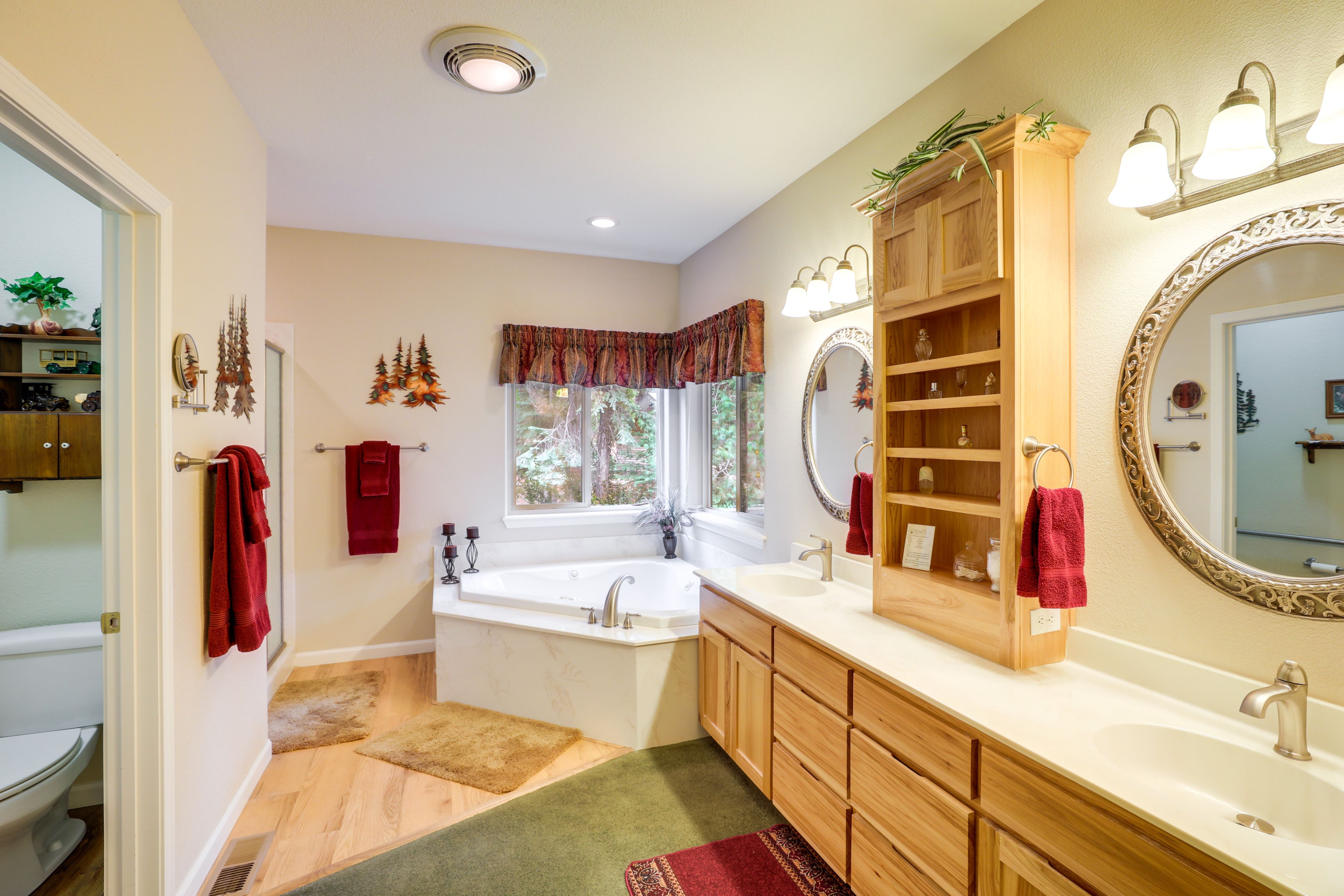 Full Bathroom | 1st Floor
