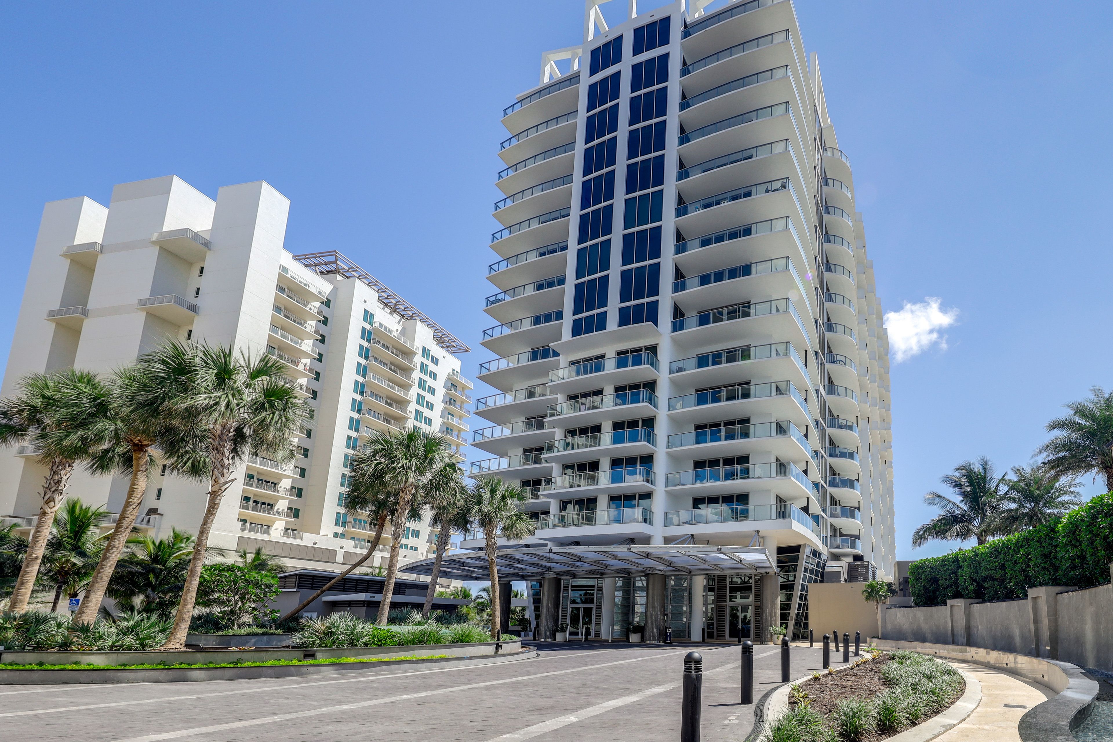 Parking | Valet Parking ($35/Day, Paid On-Site)