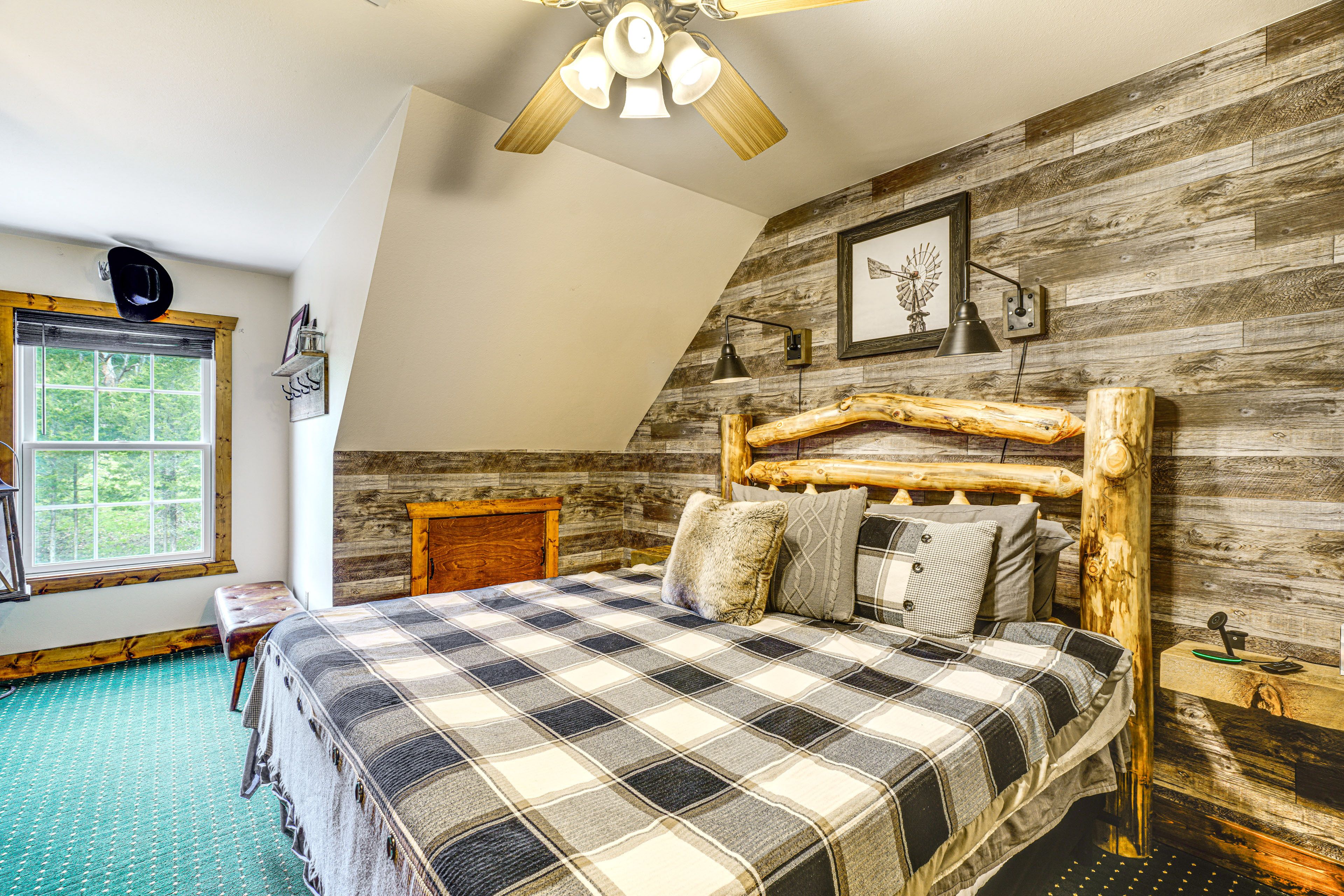 Bedroom 4 | 2nd Floor | Queen Bed | Smart TV