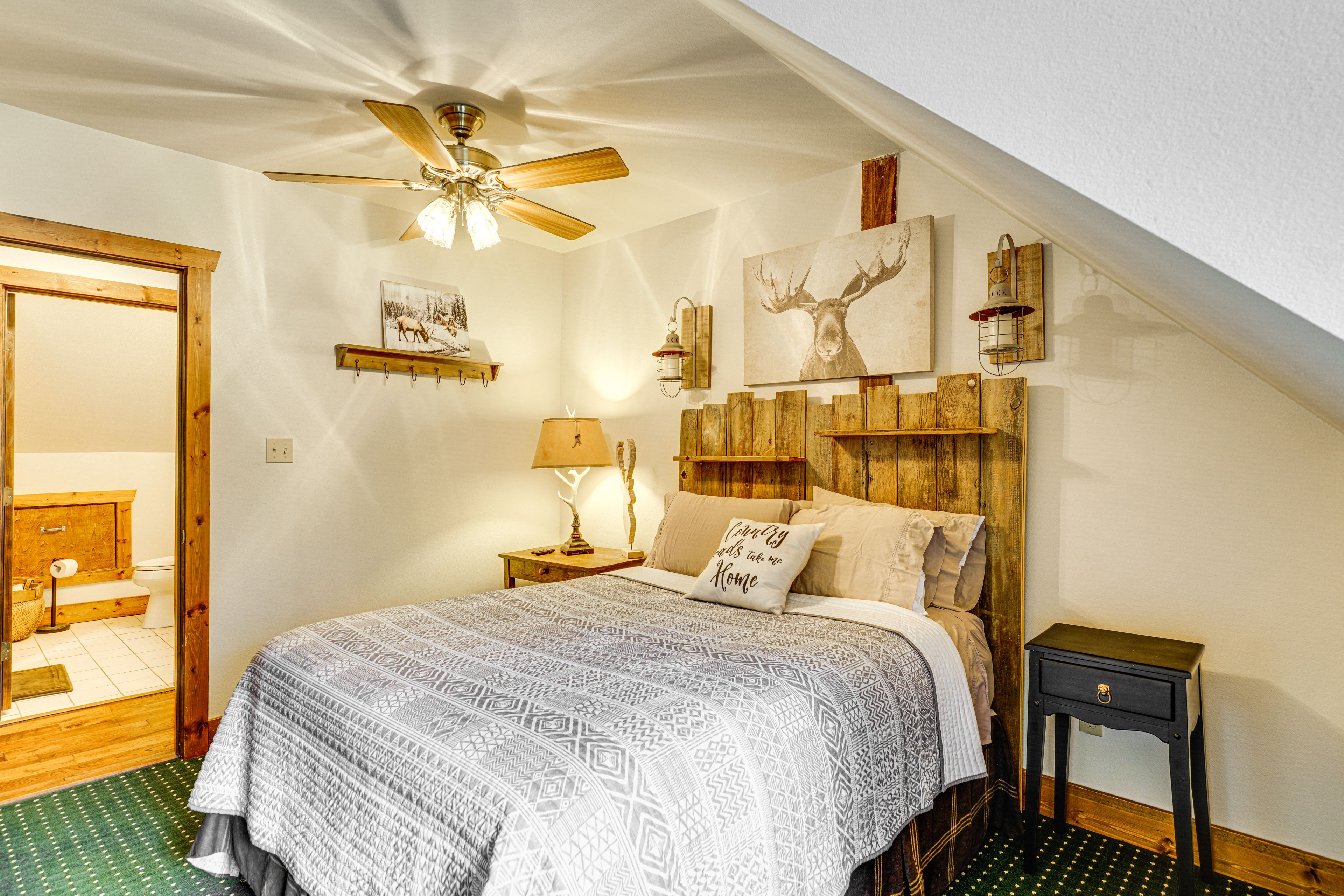 Bedroom 5 | 2nd Floor | Queen Bed | Smart TV