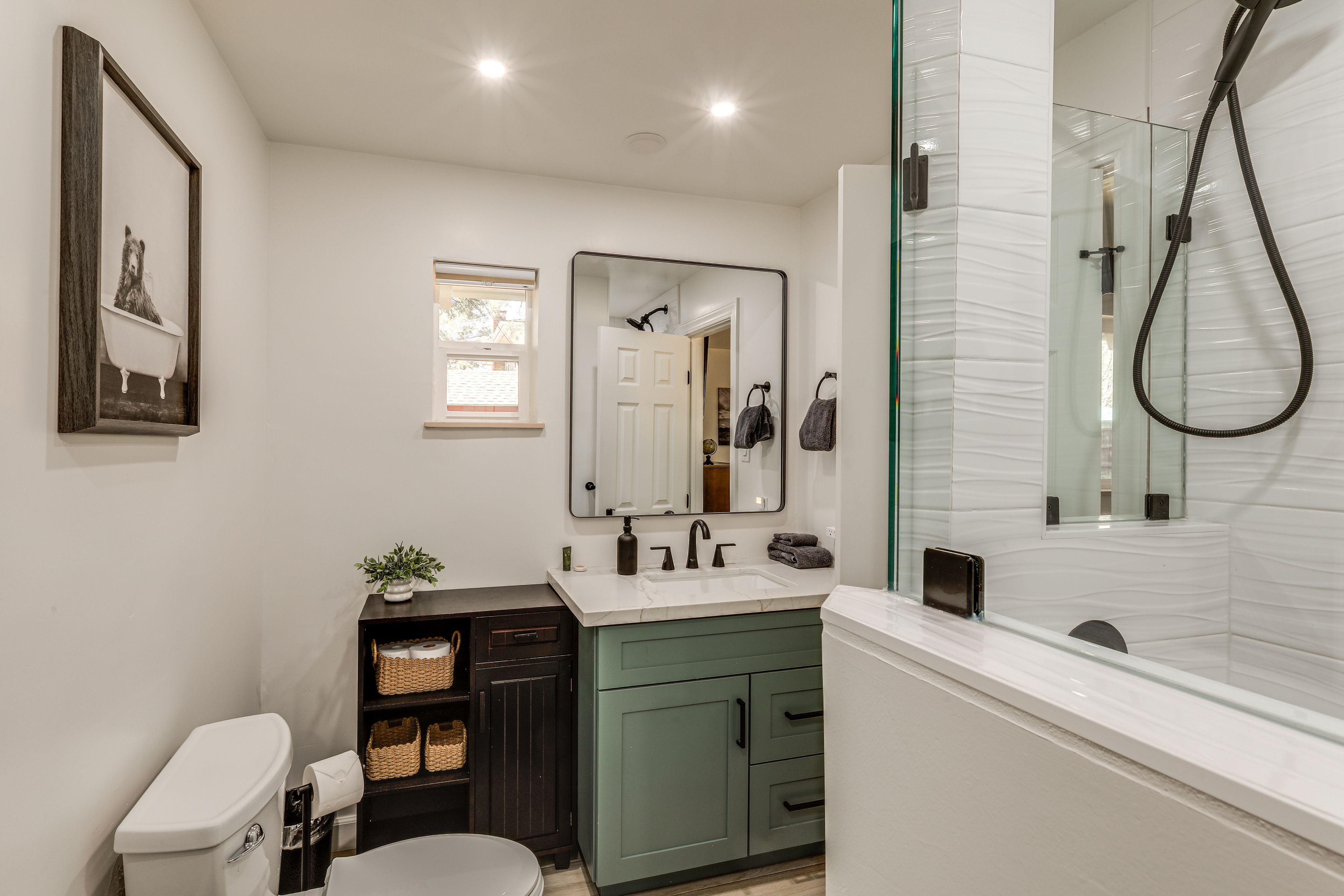 En-Suite Bathroom | Complimentary Toiletries | Hair Dryer